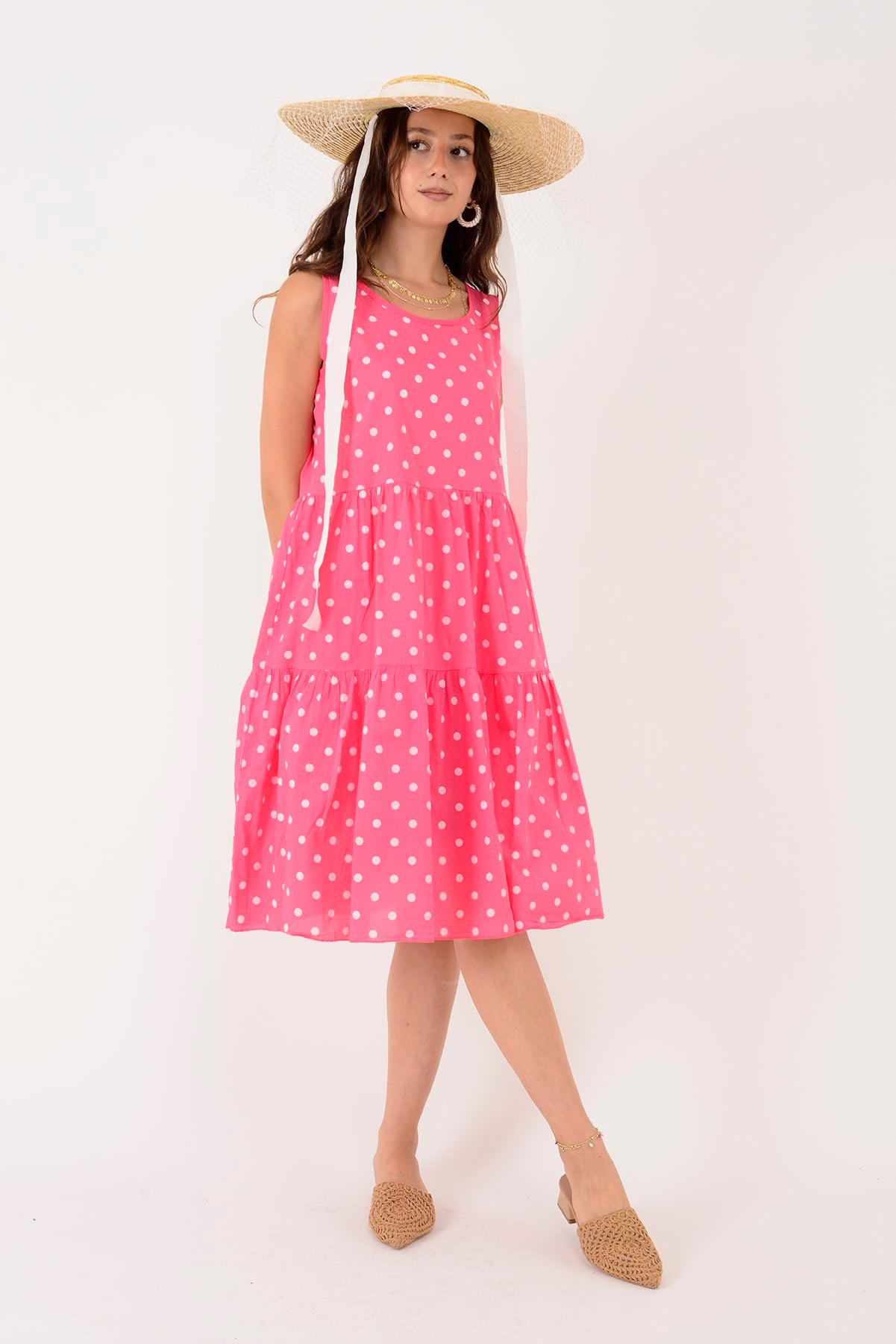 16578 MINNIE PUANTİYE DESEN VOLANLI KOLSUZ KISA ELBİSE