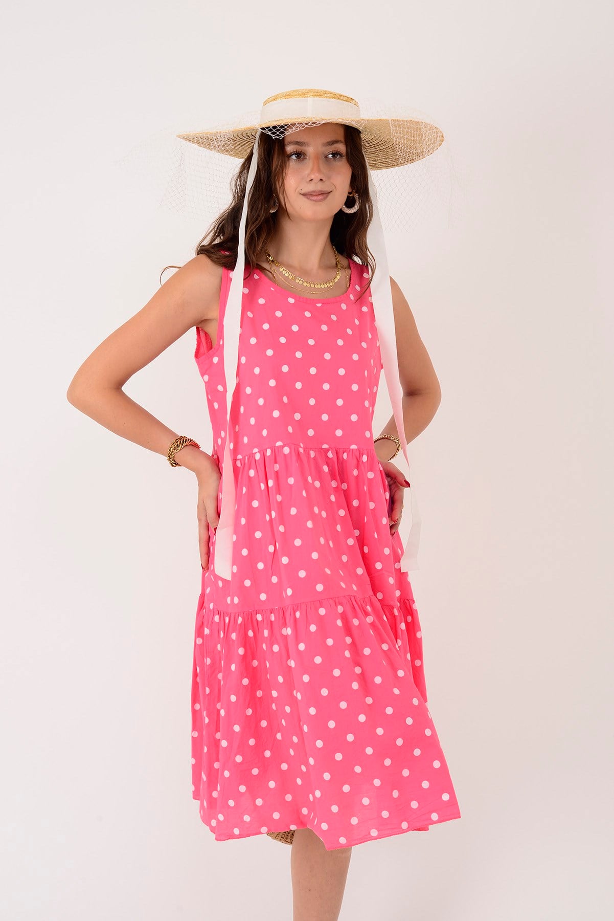 16578 MINNIE PUANTİYE DESEN VOLANLI KOLSUZ KISA ELBİSE