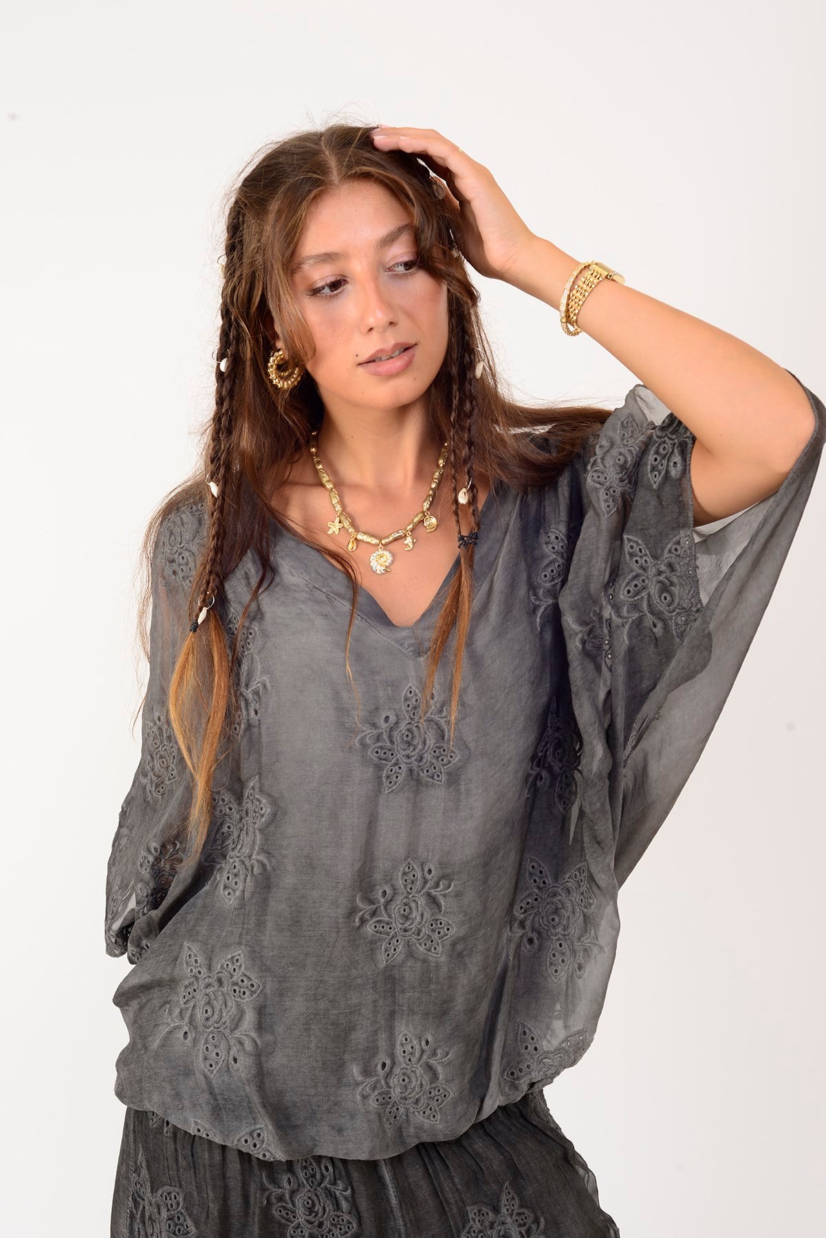 1693 KABARTMALI DESENLİ V YAKA 2'Lİ İPEK TAKIM