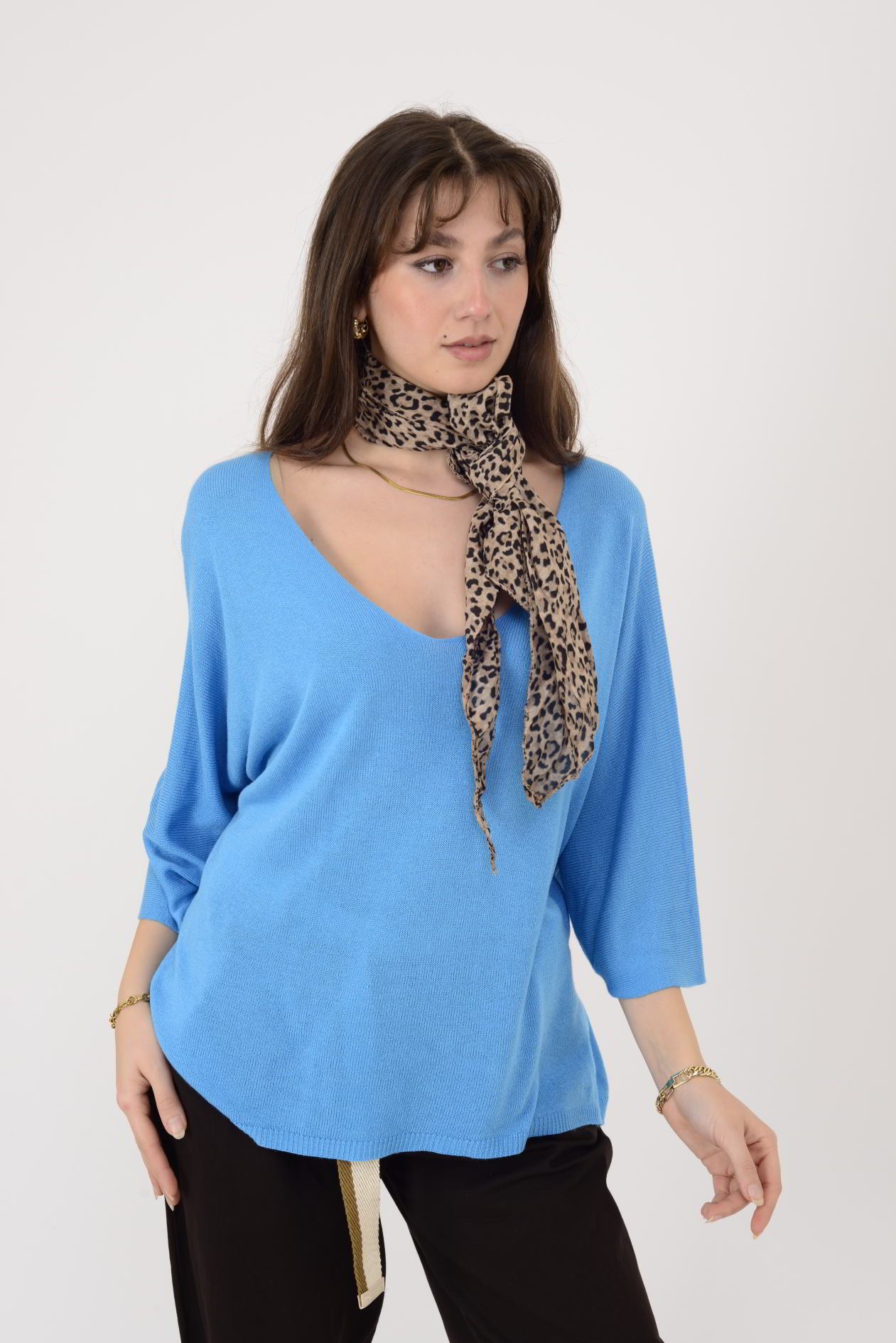 19004 V YAKA TRİKO BLUZ