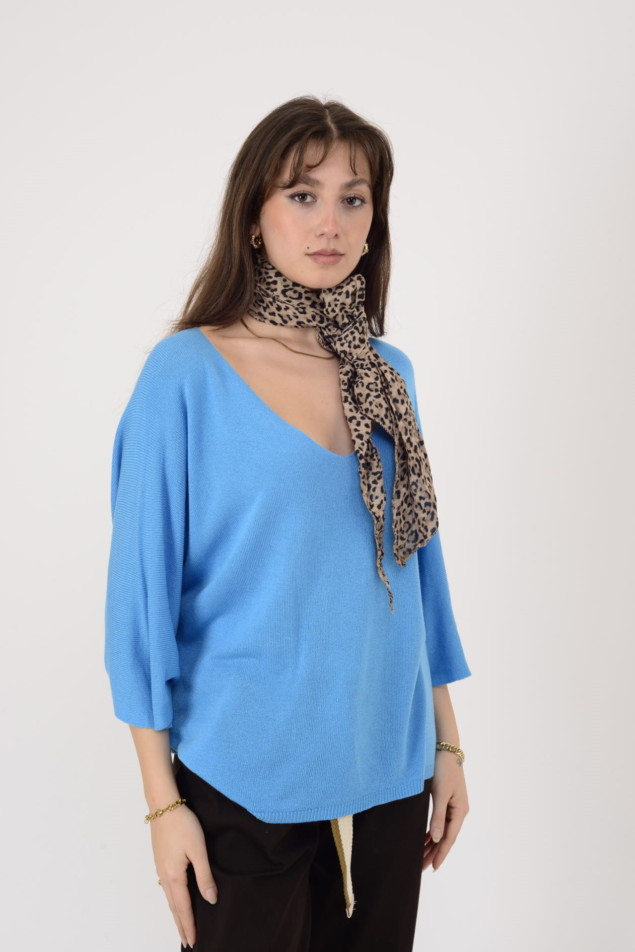 19004 V YAKA TRİKO BLUZ