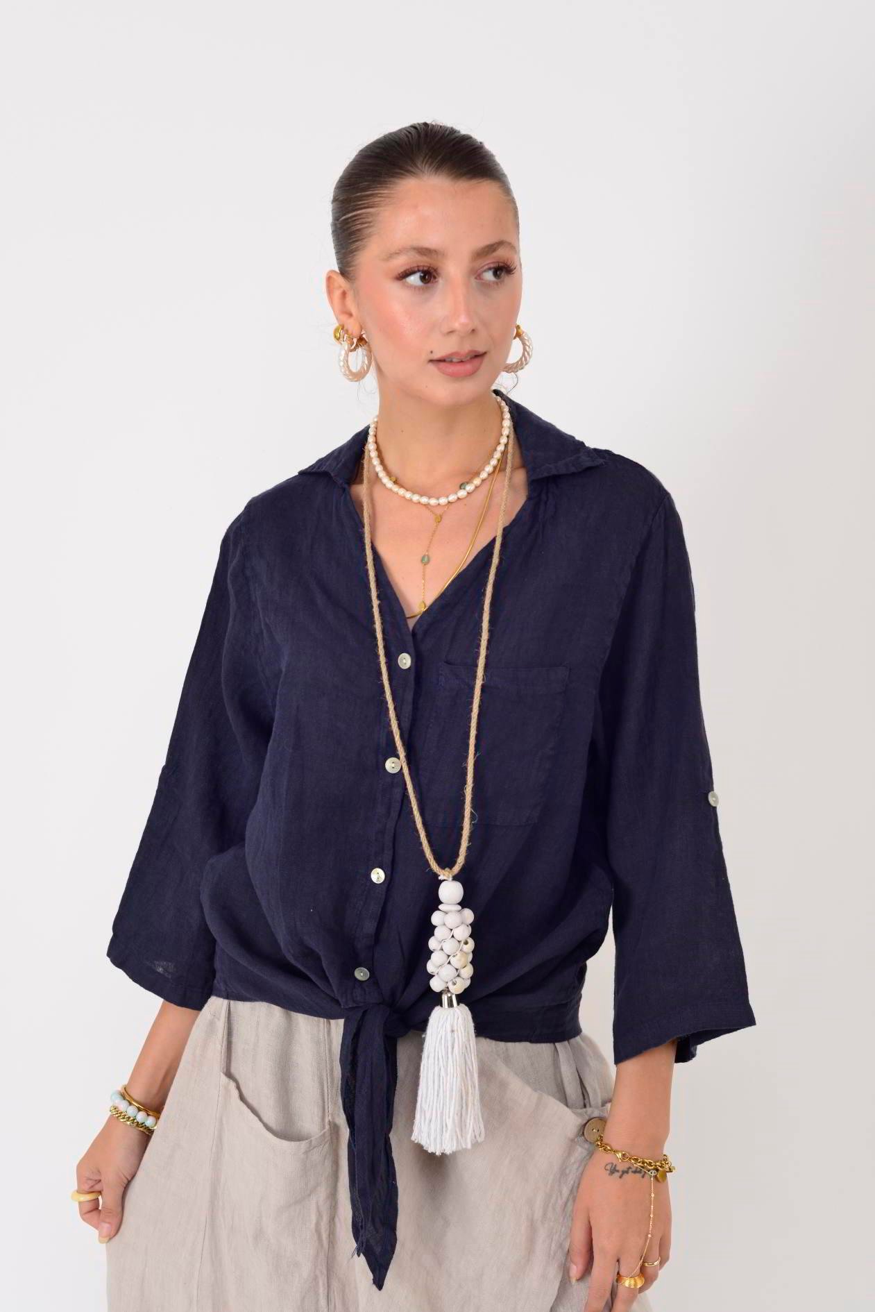 20-62 SIRTI GÜPÜRLÜ ÖNDEN BAĞLAMALI KETEN GÖMLEK