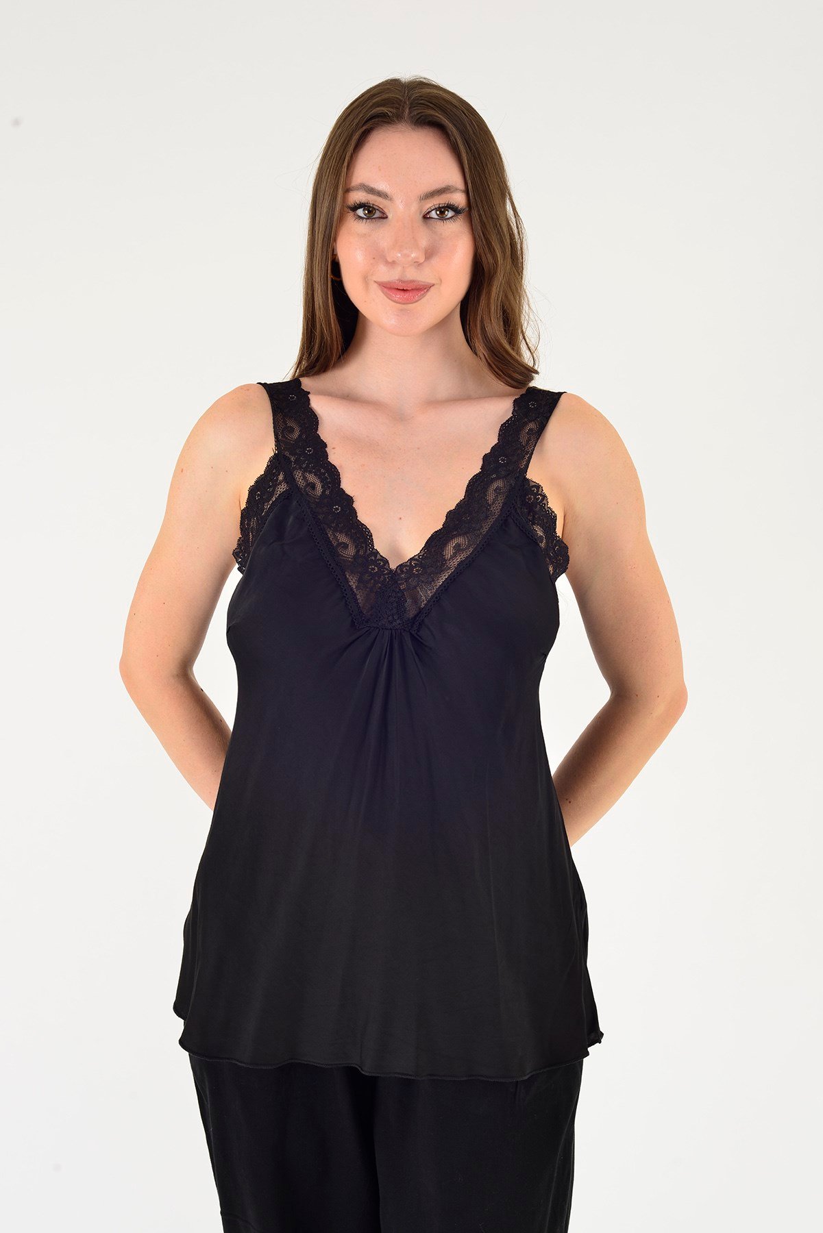 21336 KALIN ASKILI DANTELLİ SATEN BLUZ