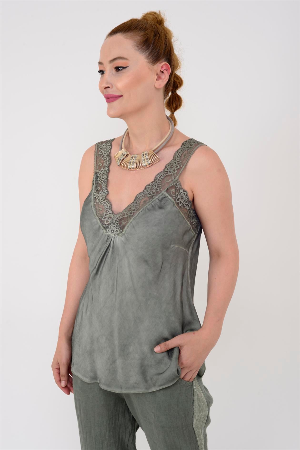 21336 V YAKA ASKILI DANTELLİ BLUZ