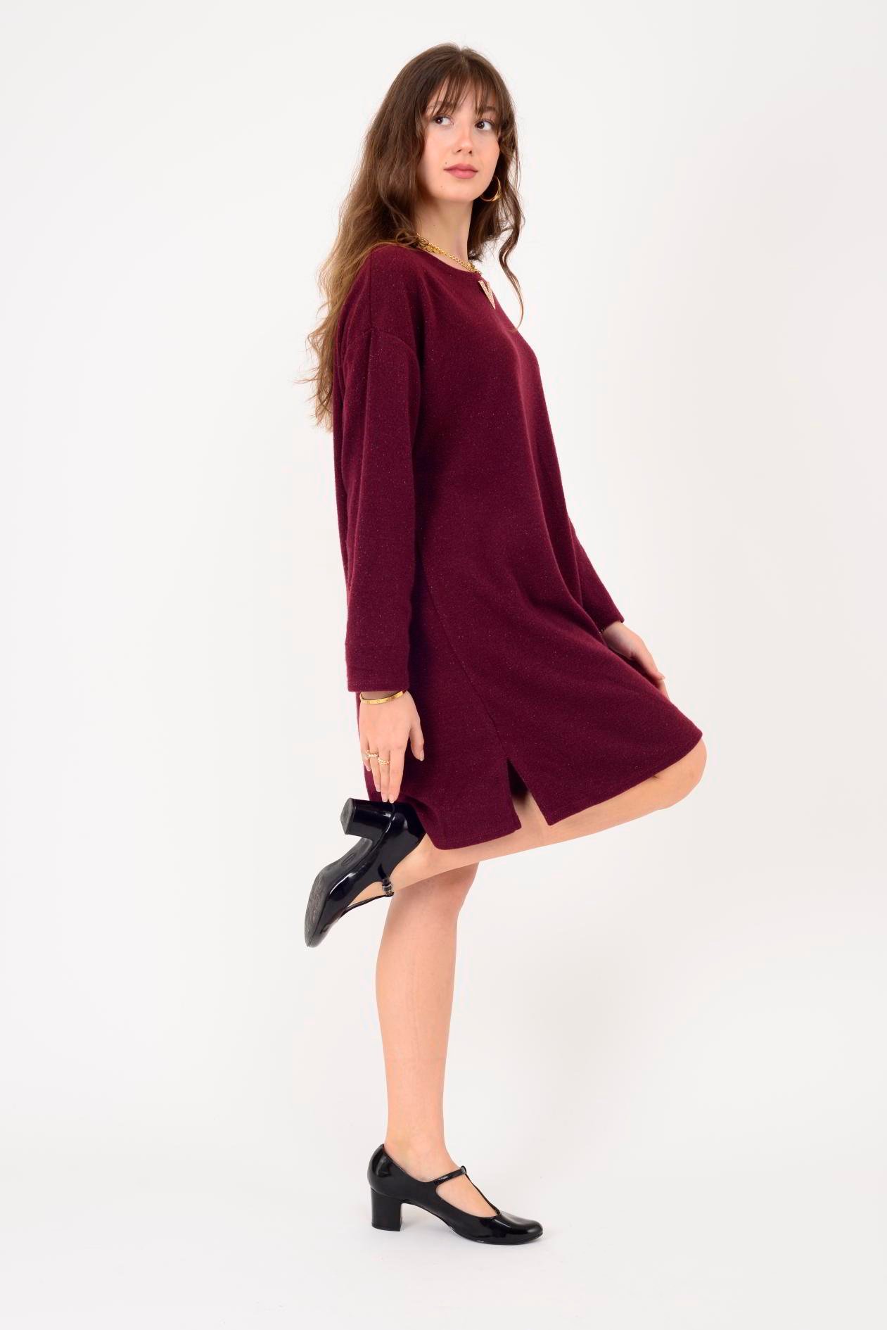 21458 V BROŞ DETAYLI SİMLİ TRİKO DOKULU KISA ELBİSE