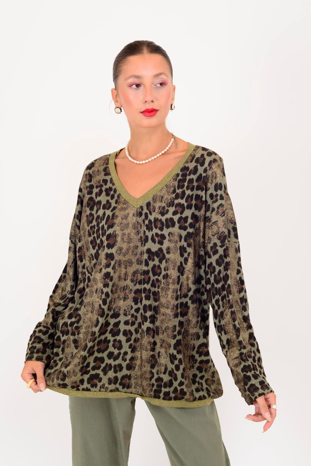 21812 LEOPAR DESENLİ V YAKA YALDIZLI TRİKO