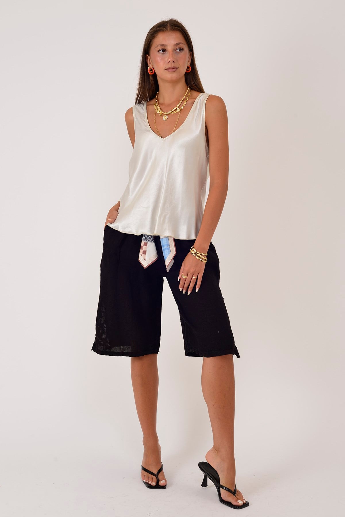 21944 V YAKA KOLSUZ SATEN BLUZ