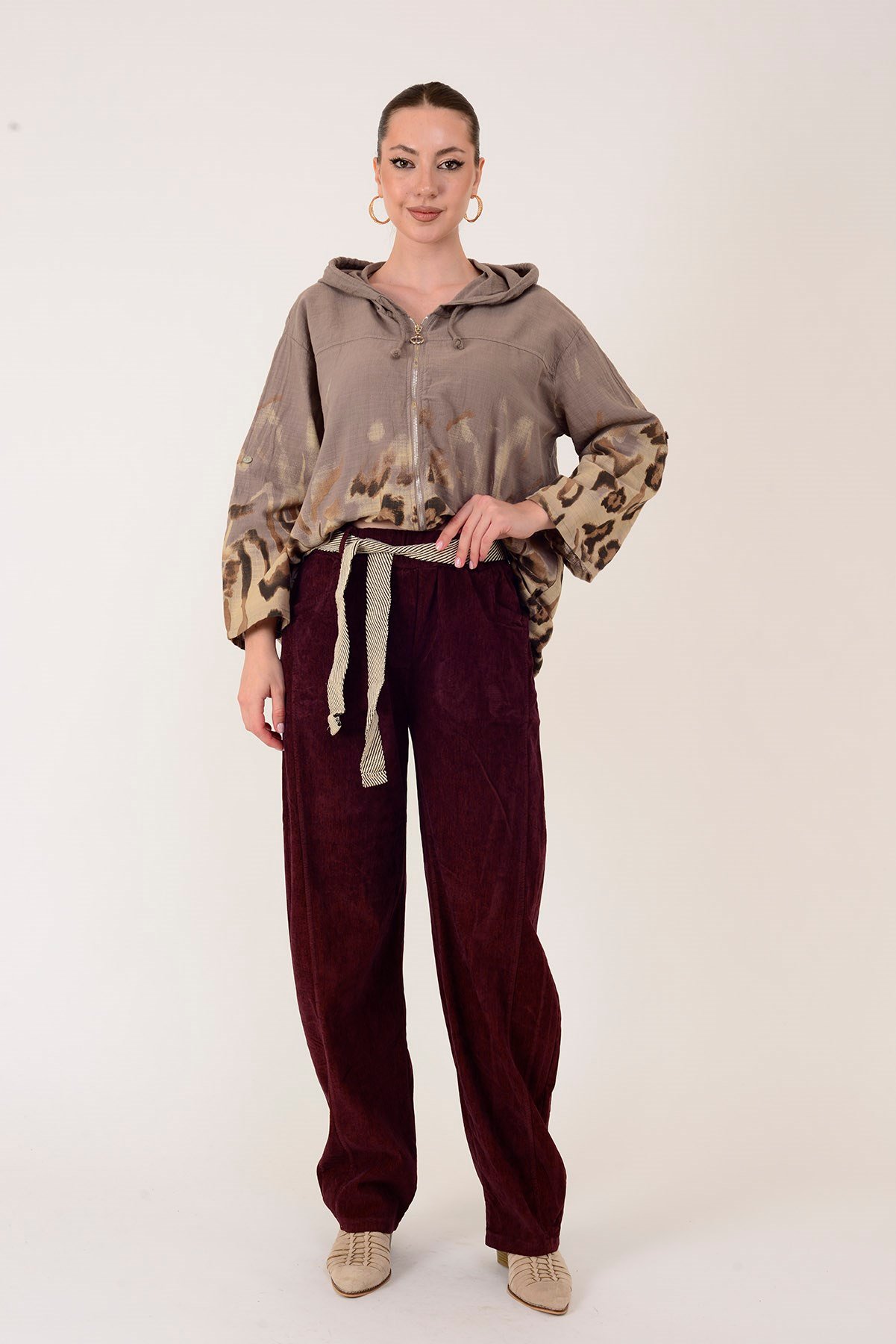 22556 KEMERLİ FİTİLLİ KADİFE PANTOLON