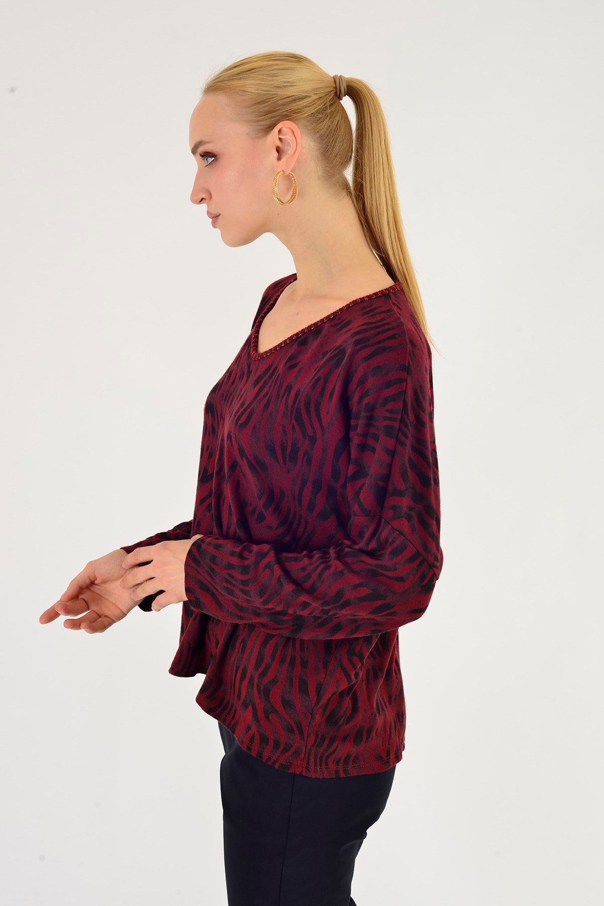 24779 ZEBRA DESEN V YAKA TRİKO BLUZ