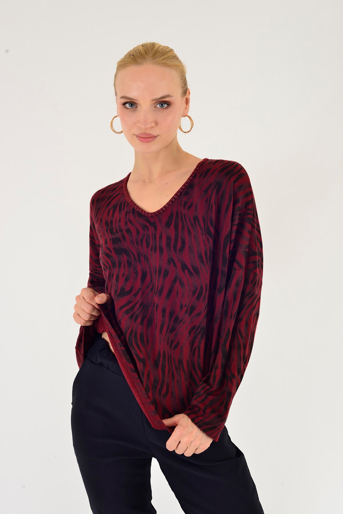 24779 ZEBRA DESEN V YAKA TRİKO BLUZ