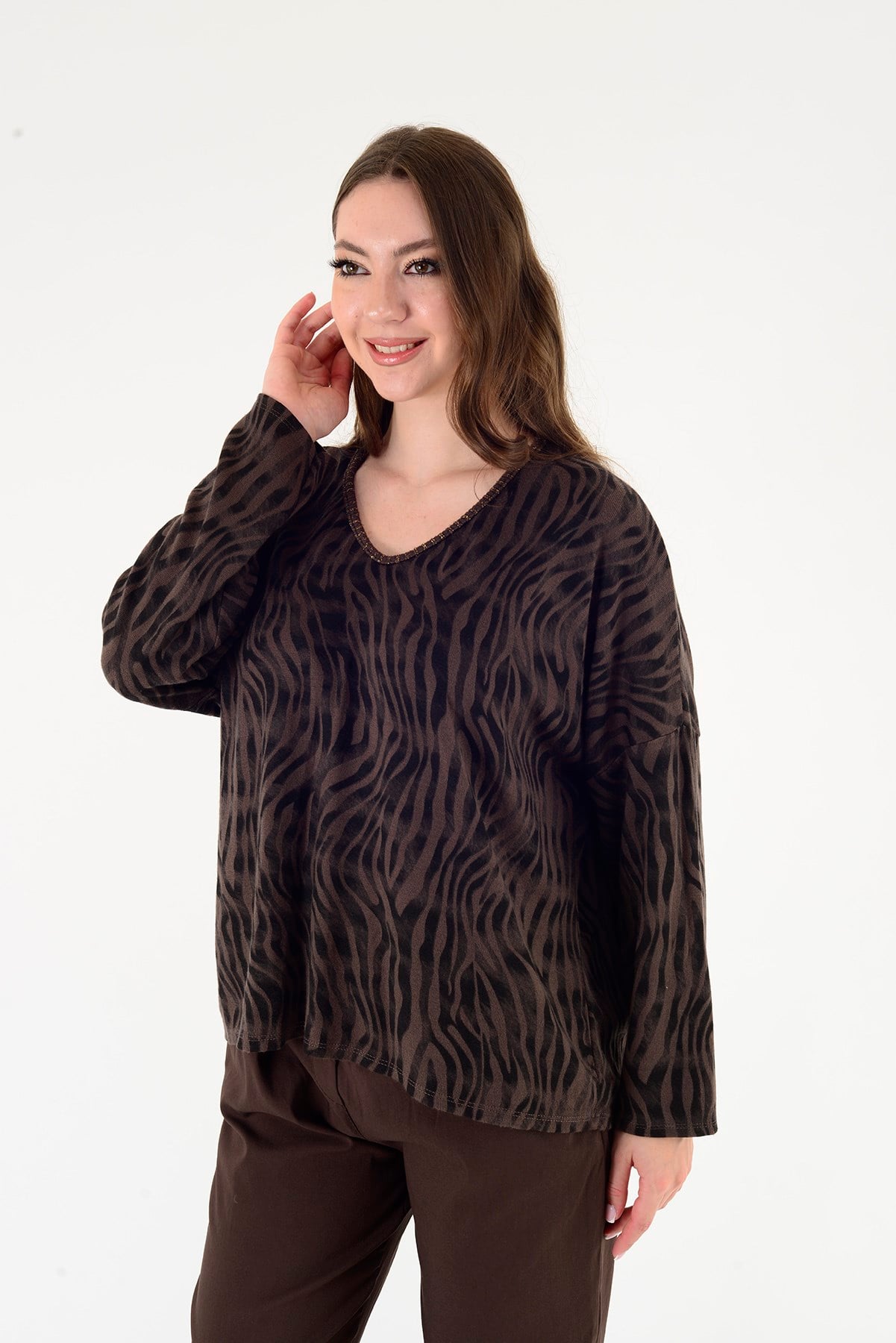 24779 ZEBRA DESEN V YAKA TRİKO BLUZ
