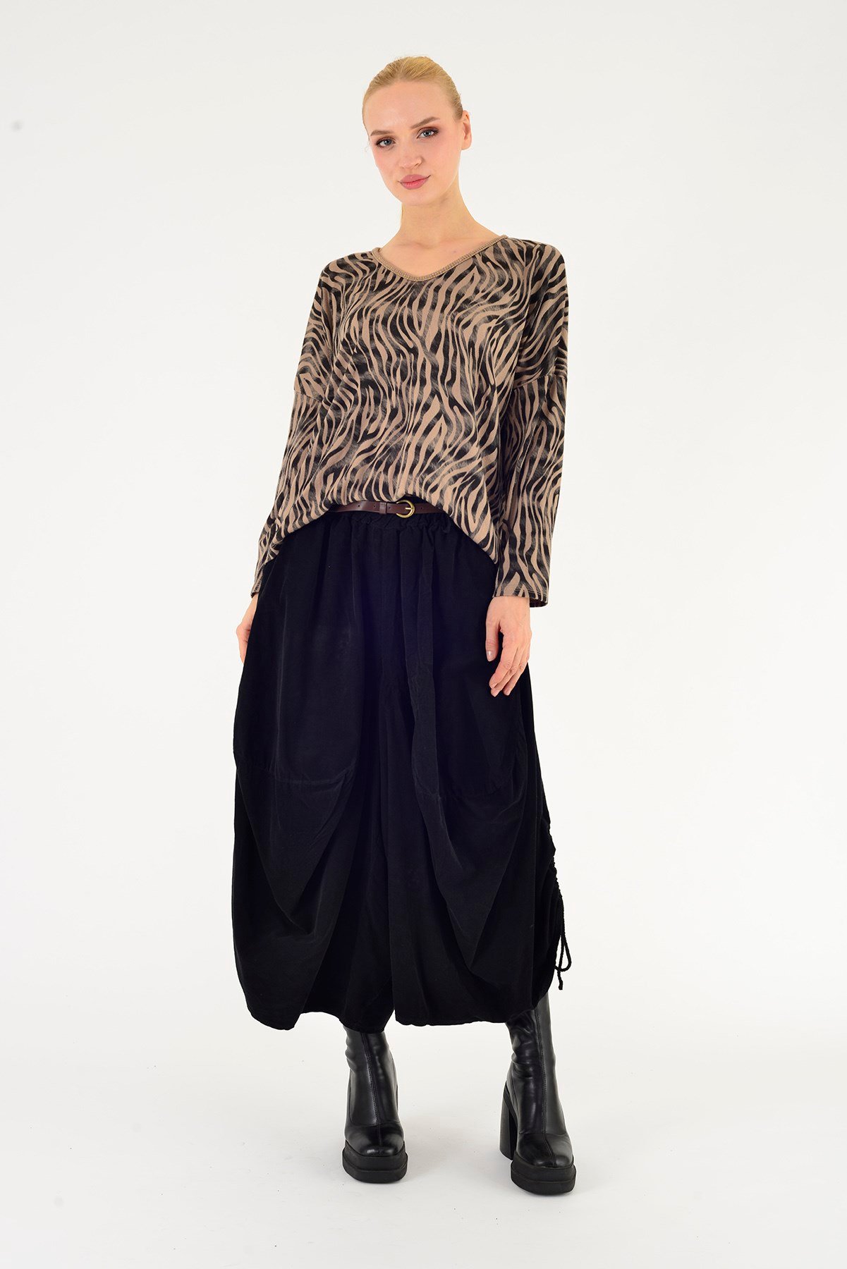 24779 ZEBRA DESEN V YAKA TRİKO BLUZ