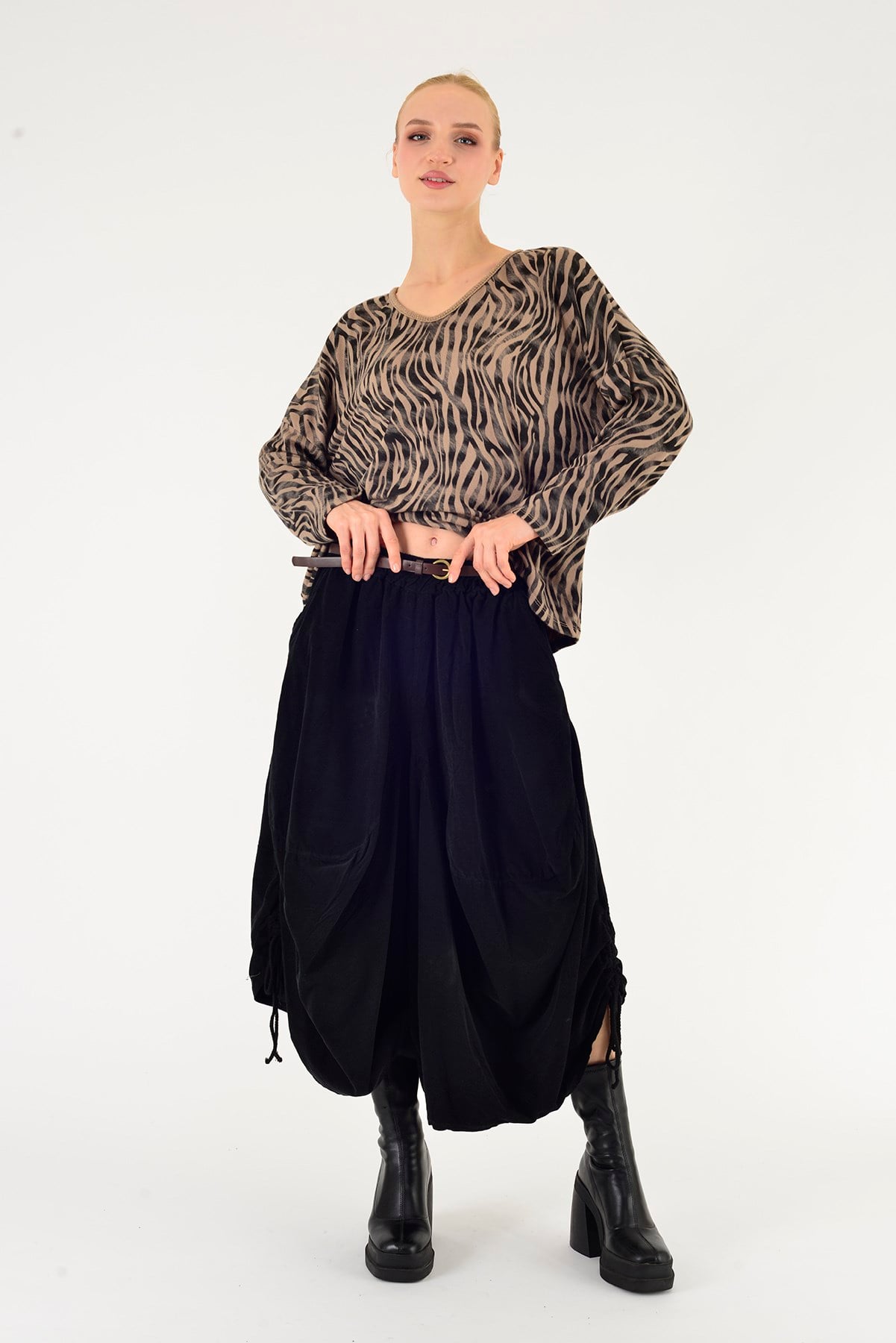 24779 ZEBRA DESEN V YAKA TRİKO BLUZ