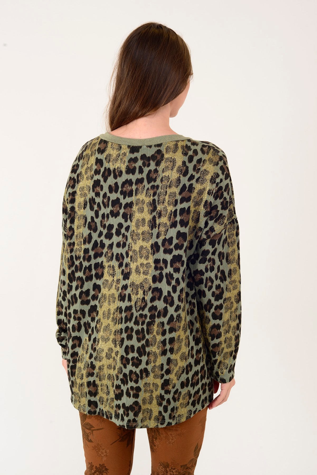 25192 LEOPAR DESEN SİMLİ TRİKO BLUZ
