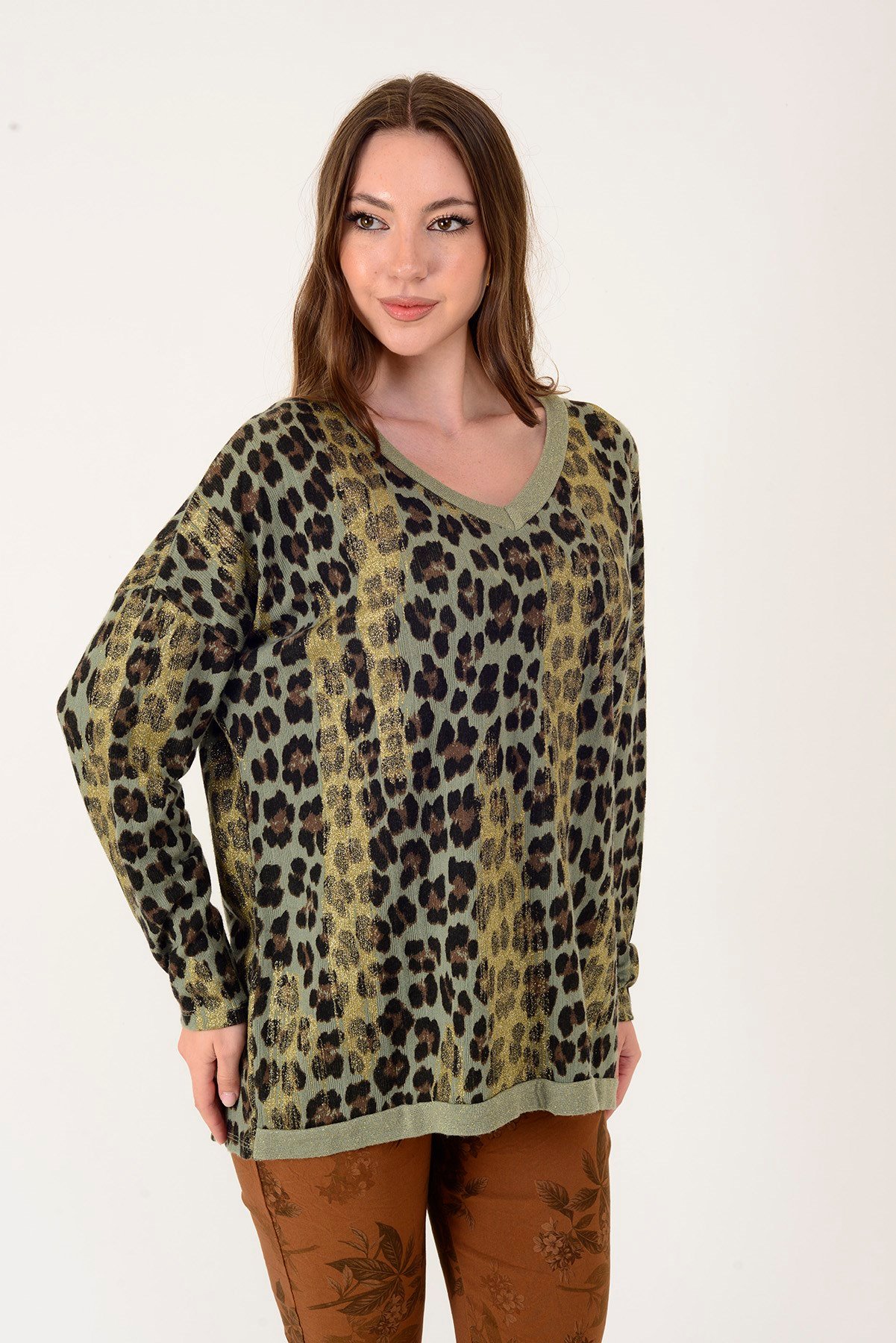 25192 LEOPAR DESEN SİMLİ TRİKO BLUZ