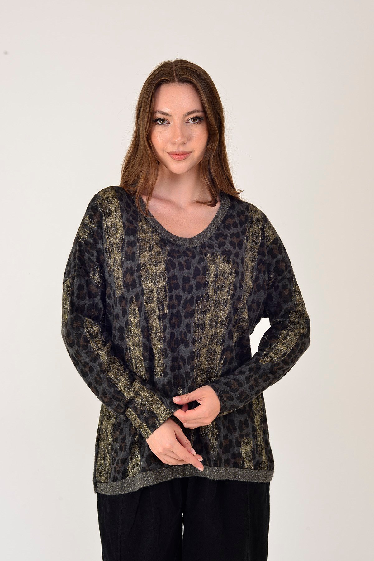 25192 LEOPAR DESEN SİMLİ TRİKO BLUZ