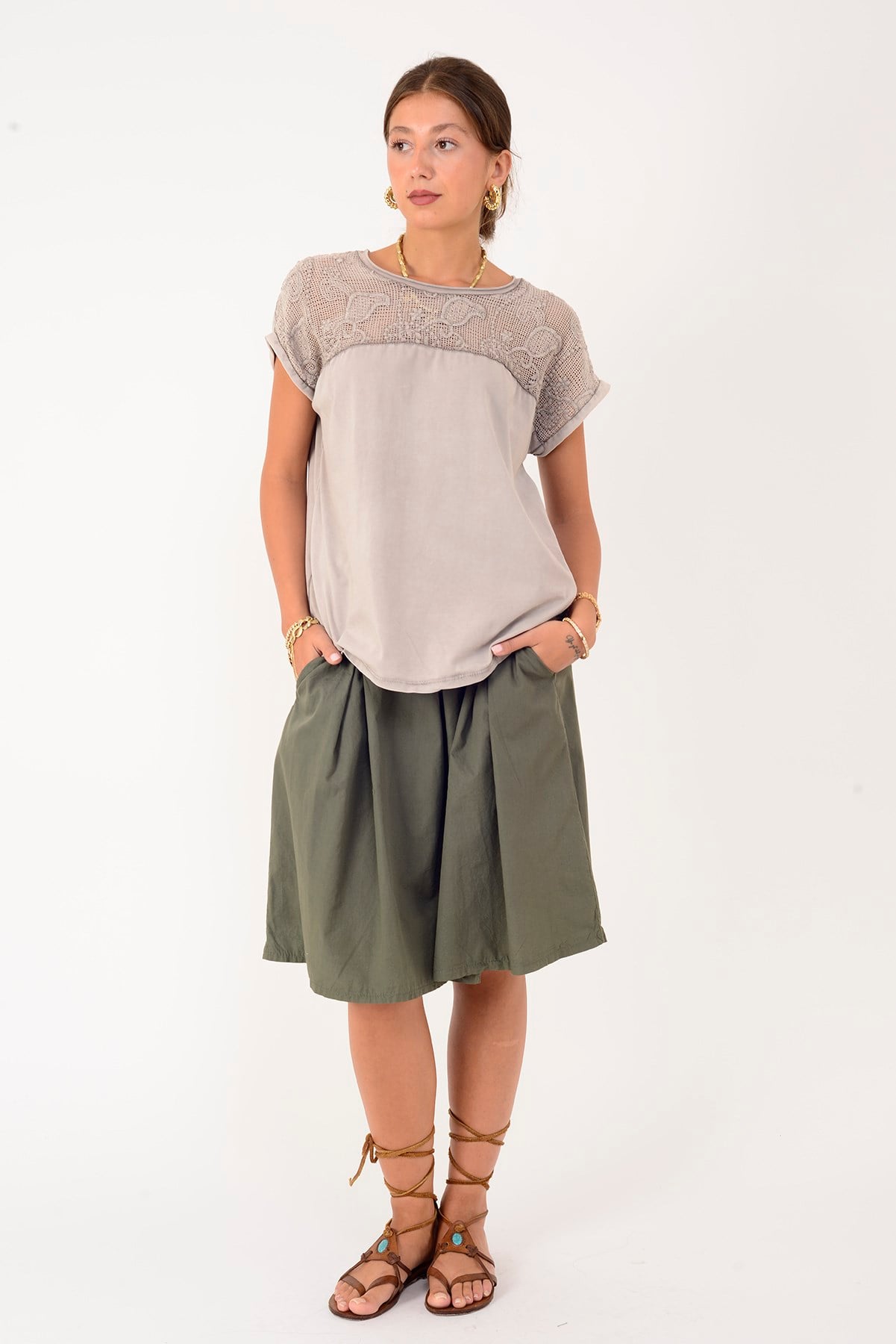 26527 AJUR DETAYLI KISA KOLLU BLUZ