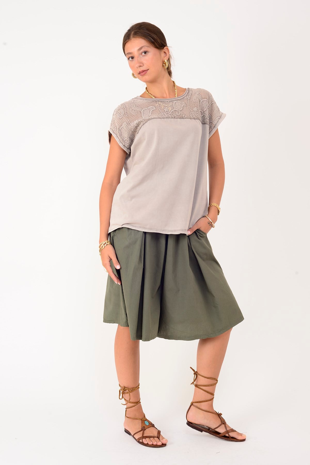 26527 AJUR DETAYLI KISA KOLLU BLUZ