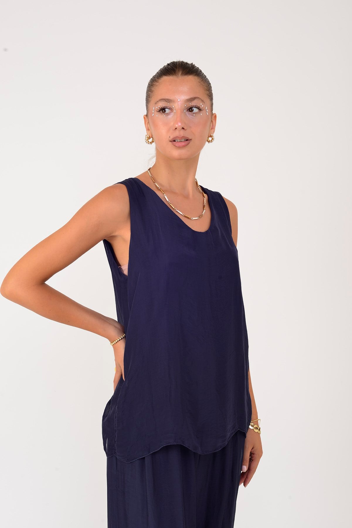 3382 V YAKA KOLSUZ İPEK BLUZ