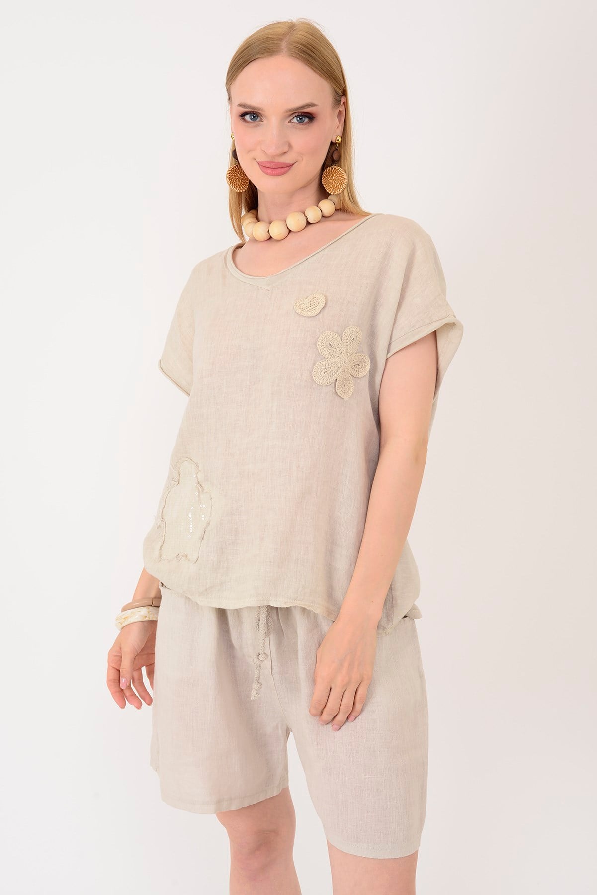 42277 APLİKE NAKIŞ DETAYLI KETEN TSHIRT BLUZ
