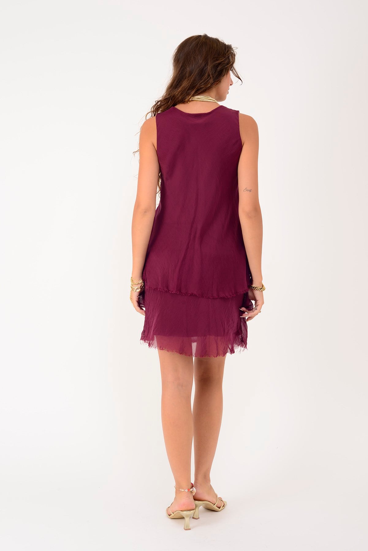 60461 PAYET DETAYLI V YAKA KISA İPEK ELBİSE