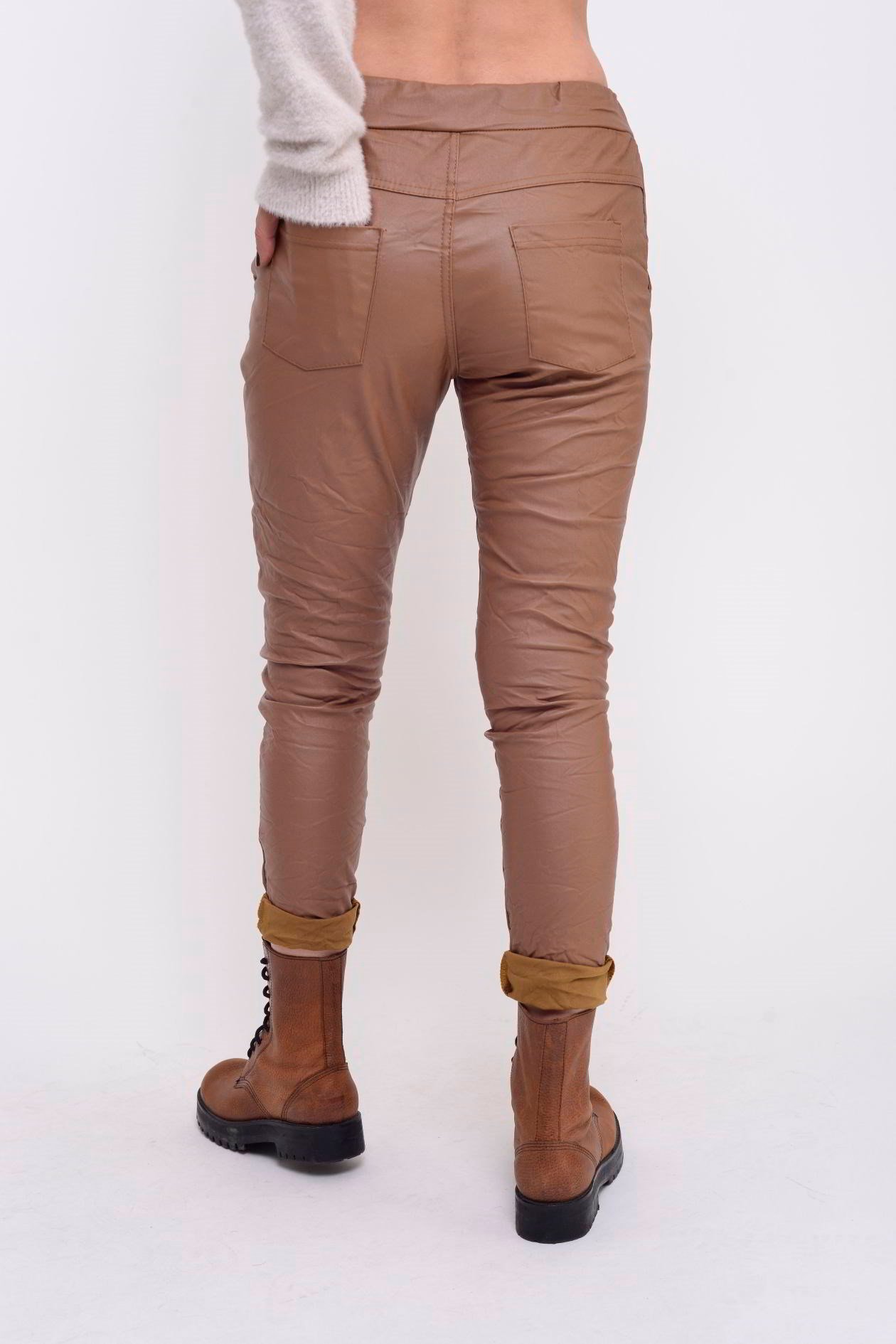 6526 DERİ GÖRÜNÜMLÜ GABARDİN PANTOLON