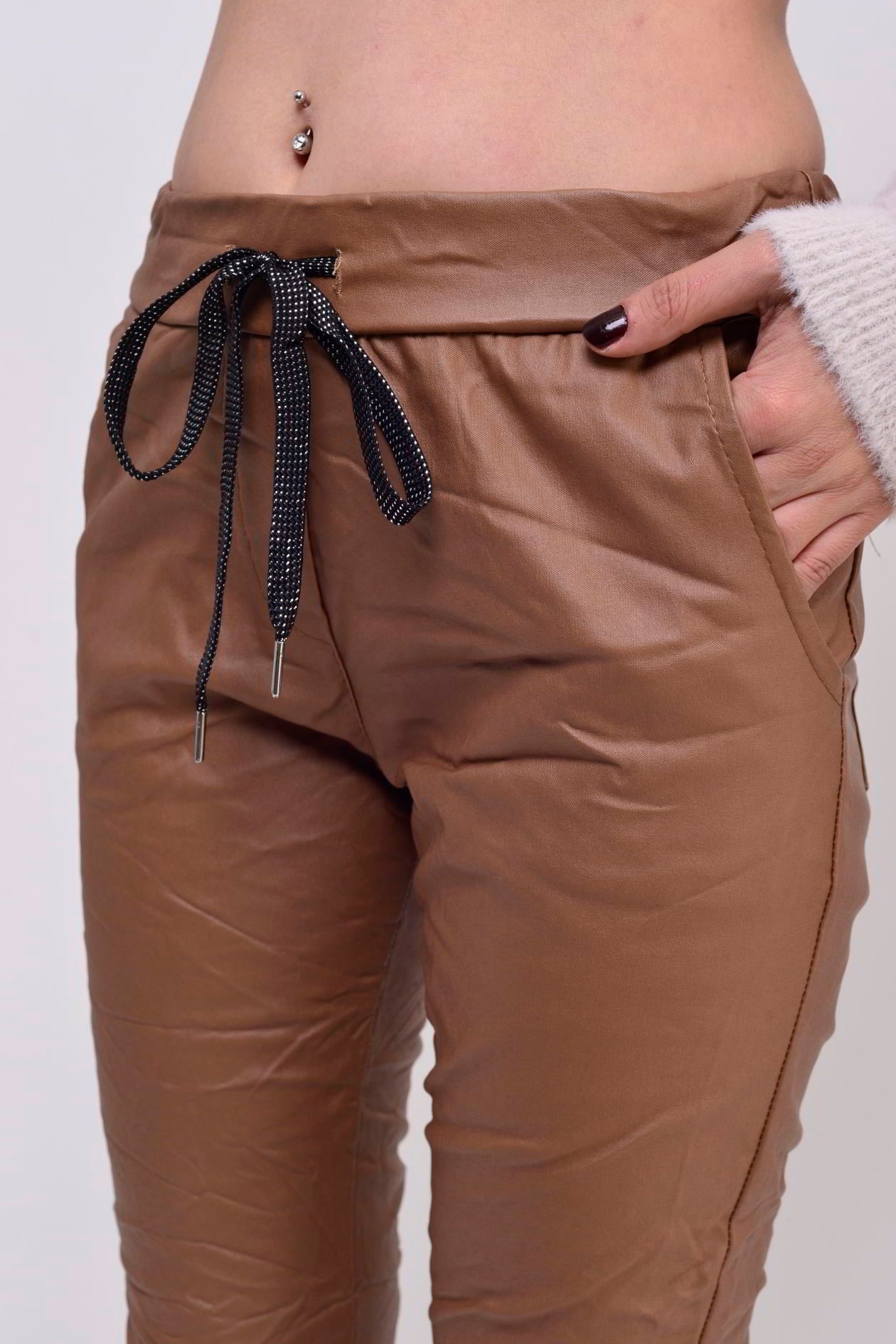 6526 DERİ GÖRÜNÜMLÜ GABARDİN PANTOLON