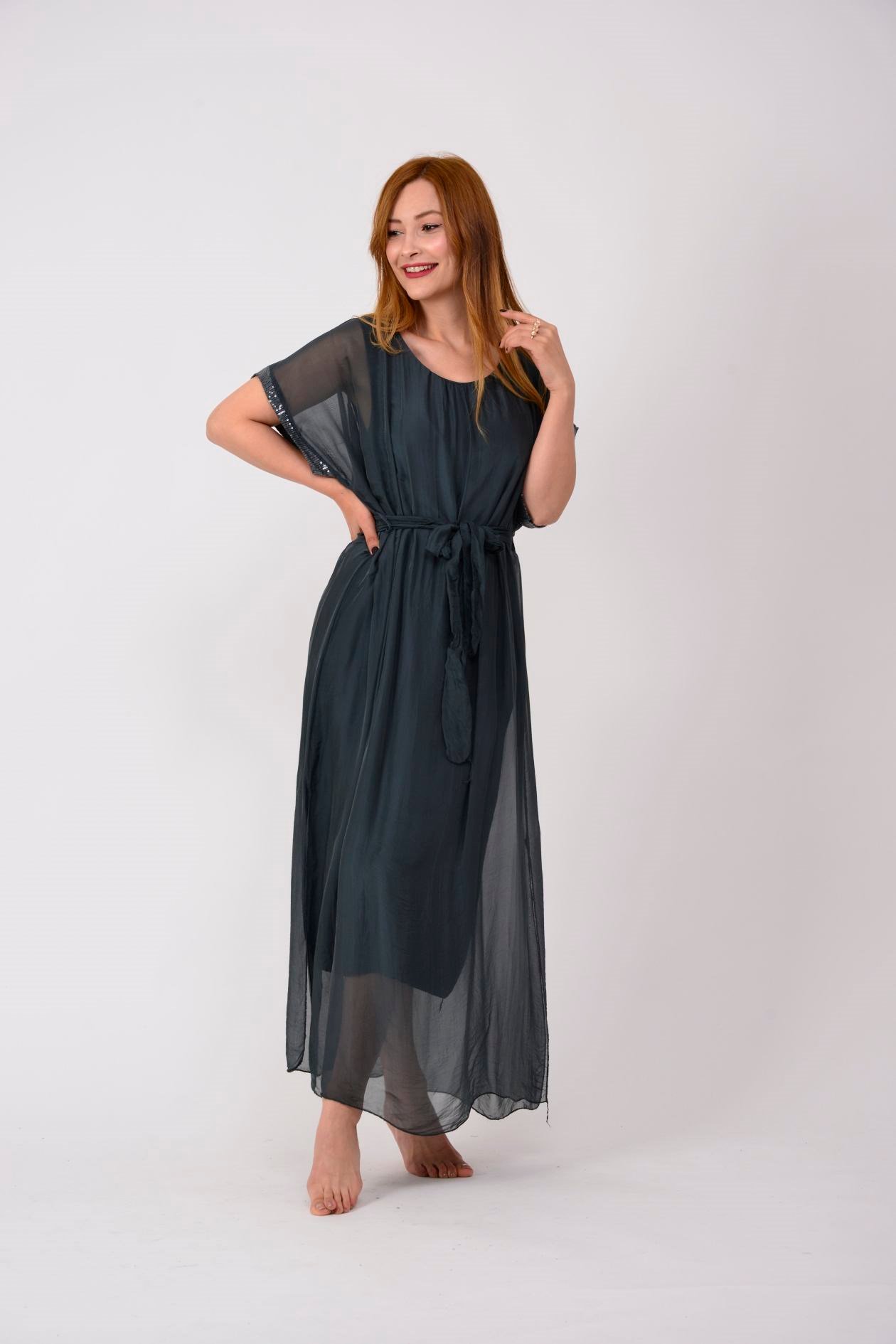 6816 KOLU PUL DETAYLI İPEK ELBİSE