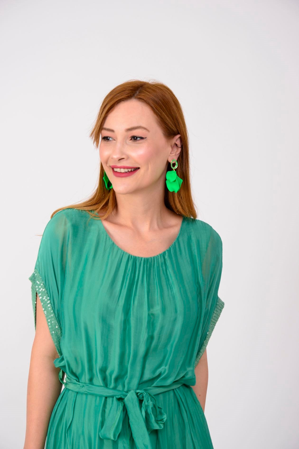 6816 KOLU PUL DETAYLI İPEK ELBİSE