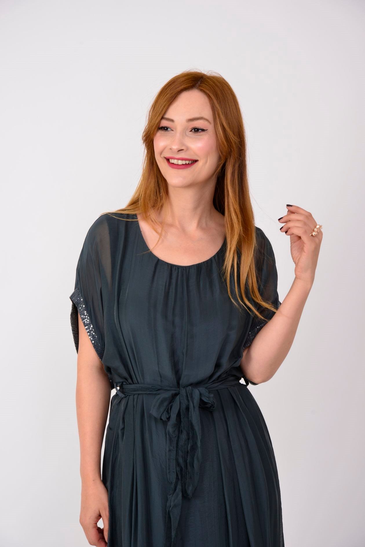 6816 KOLU PUL DETAYLI İPEK ELBİSE