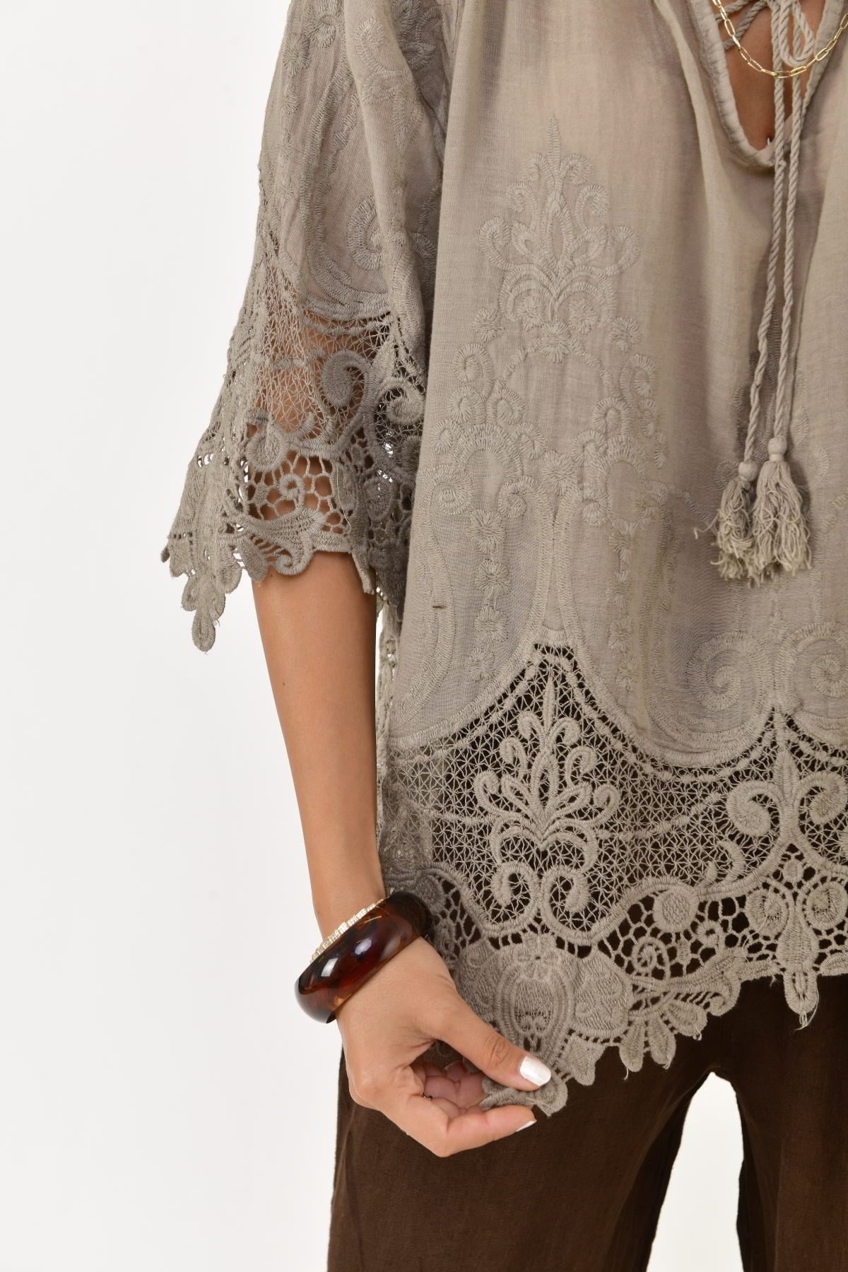 71448 PÜSKÜL DETAYLI GÜPÜR BLUZ