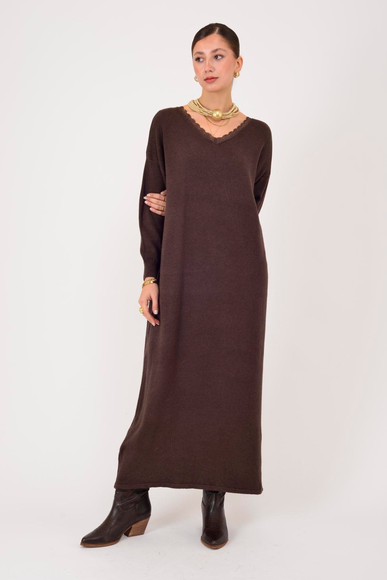 8612 IDOL SIRTI FİYONK DETAYLI YAKASI DANTELLİ TRİKO ELBİSE