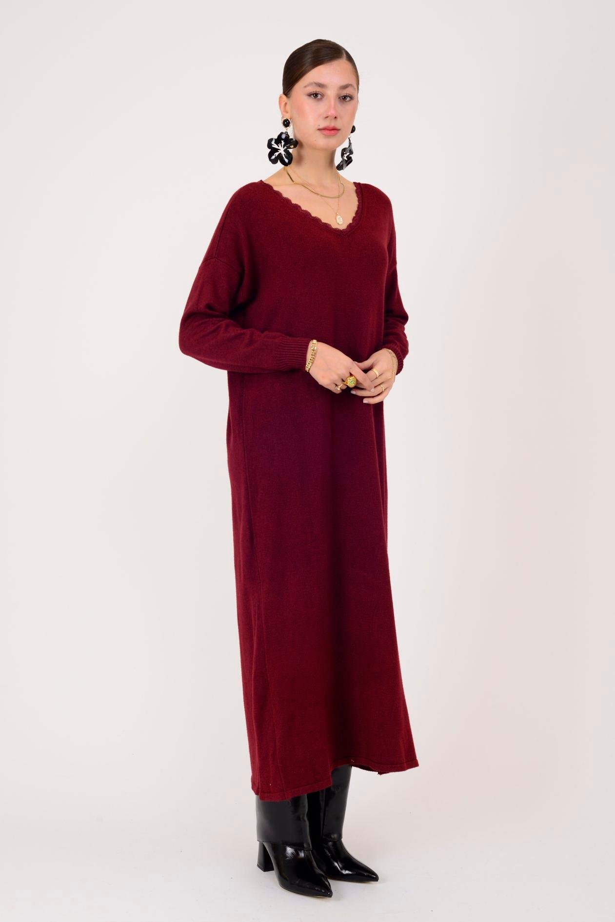 8612 IDOL SIRTI FİYONK DETAYLI YAKASI DANTELLİ TRİKO ELBİSE