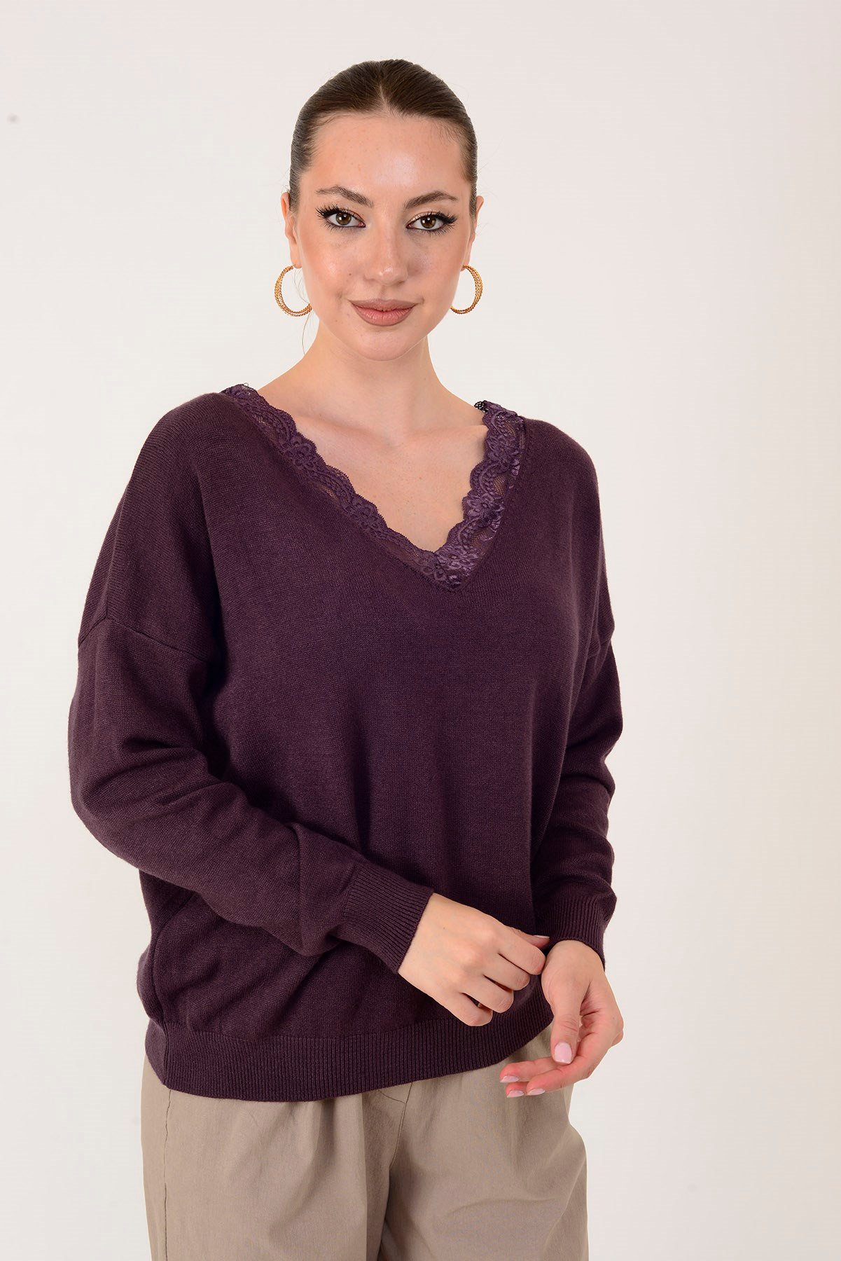 8651 DANTEL DETAYLI V YAKA TRİKO