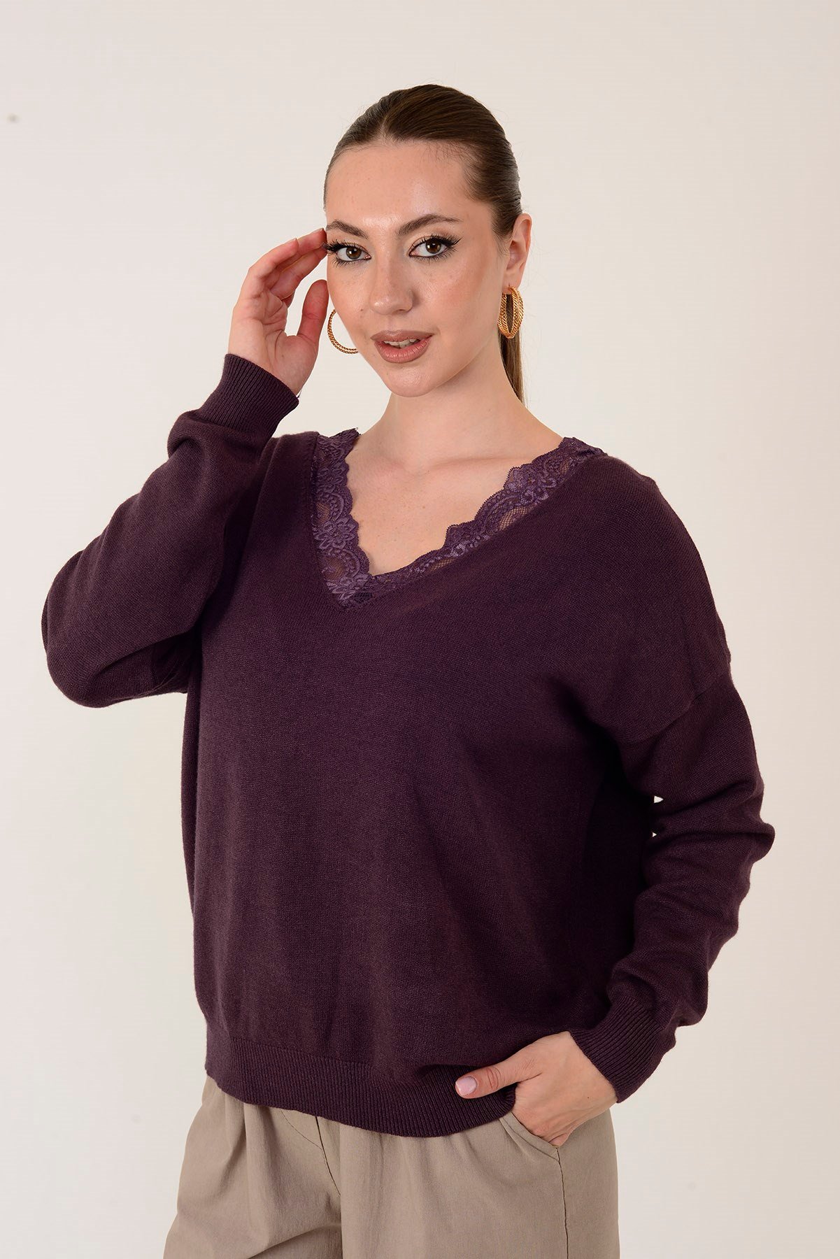 8651 DANTEL DETAYLI V YAKA TRİKO