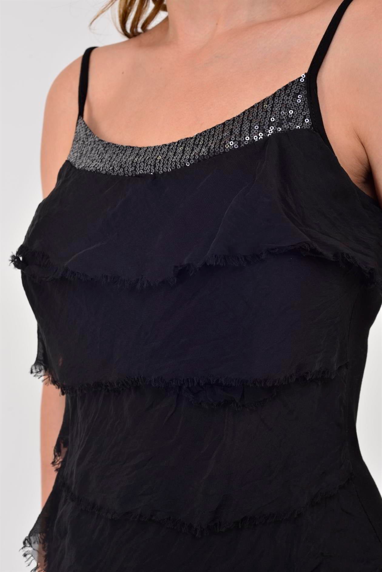 8689 YAKASI PAYETLİ KAT KAT ASKILI İPEK BLUZ