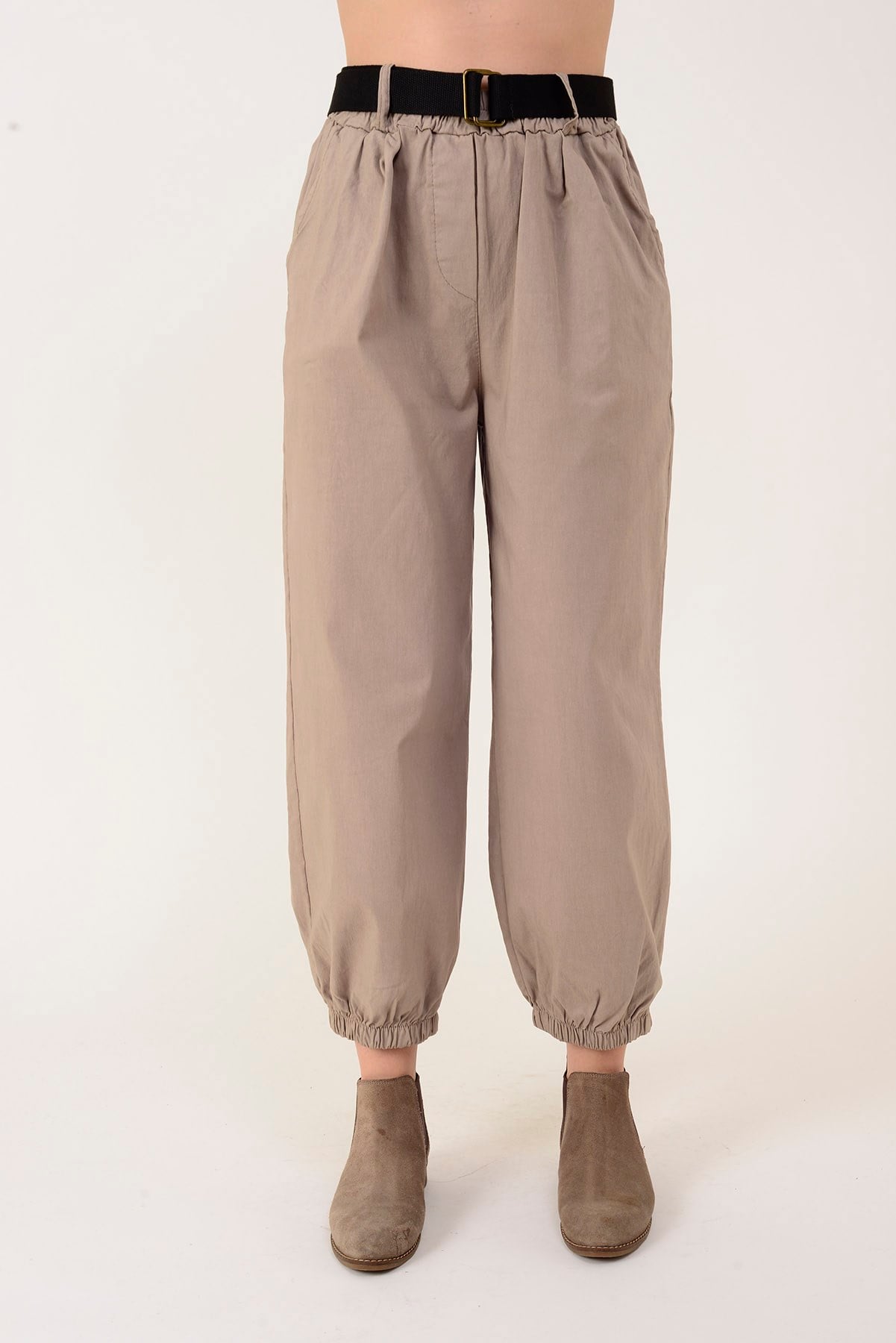 8907 PAÇASI LASTİKLİ KEMER DETAYLI JOGGER PANTOLON