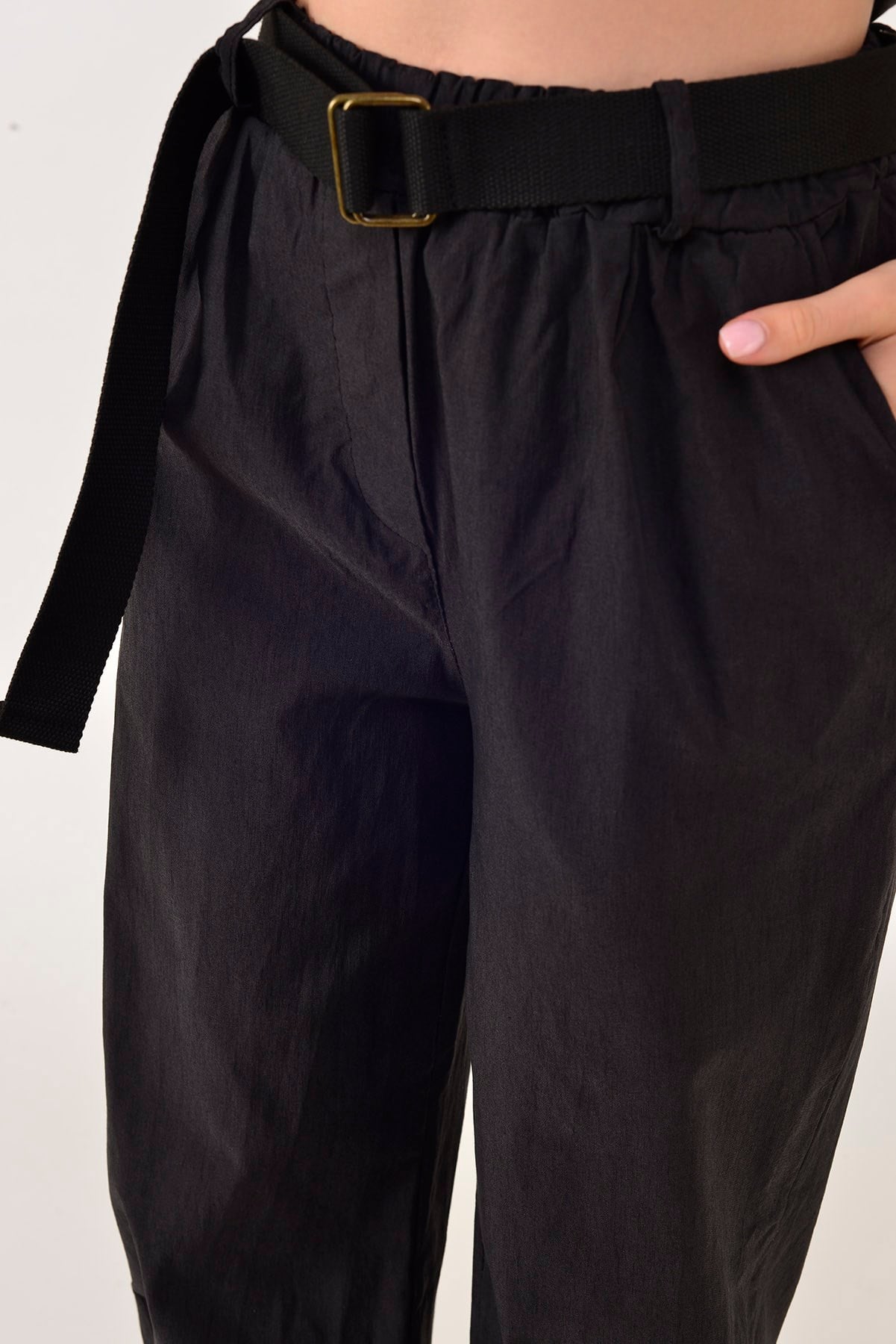 8907 PAÇASI LASTİKLİ KEMER DETAYLI JOGGER PANTOLON