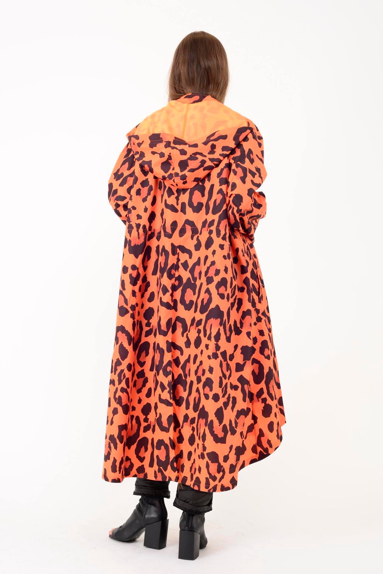AN10720 LEOPAR DESENLİ BELİ BÜZGÜ DETAYLI YAĞMURLUK