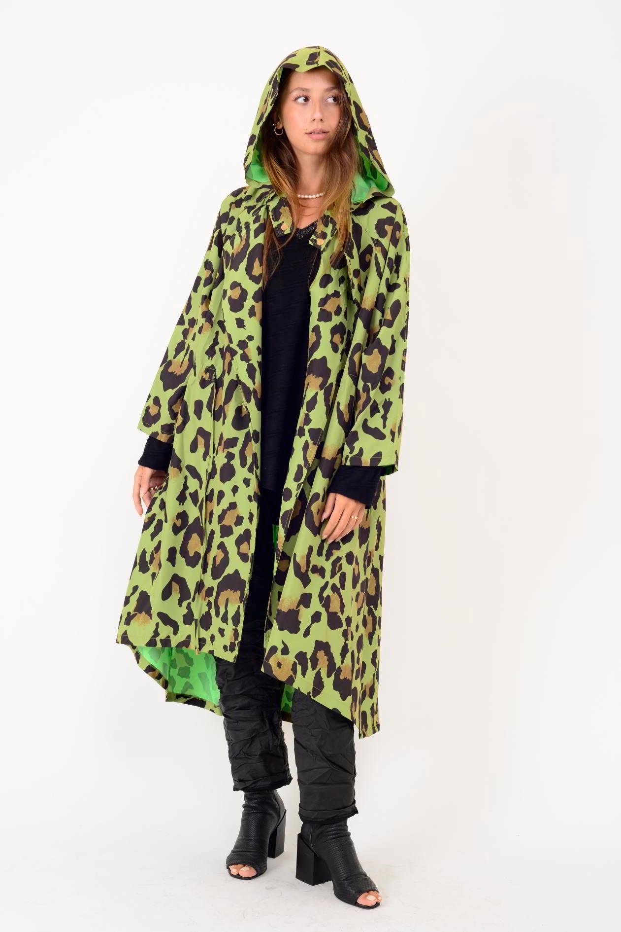 AN10720 LEOPAR DESENLİ BELİ BÜZGÜ DETAYLI YAĞMURLUK