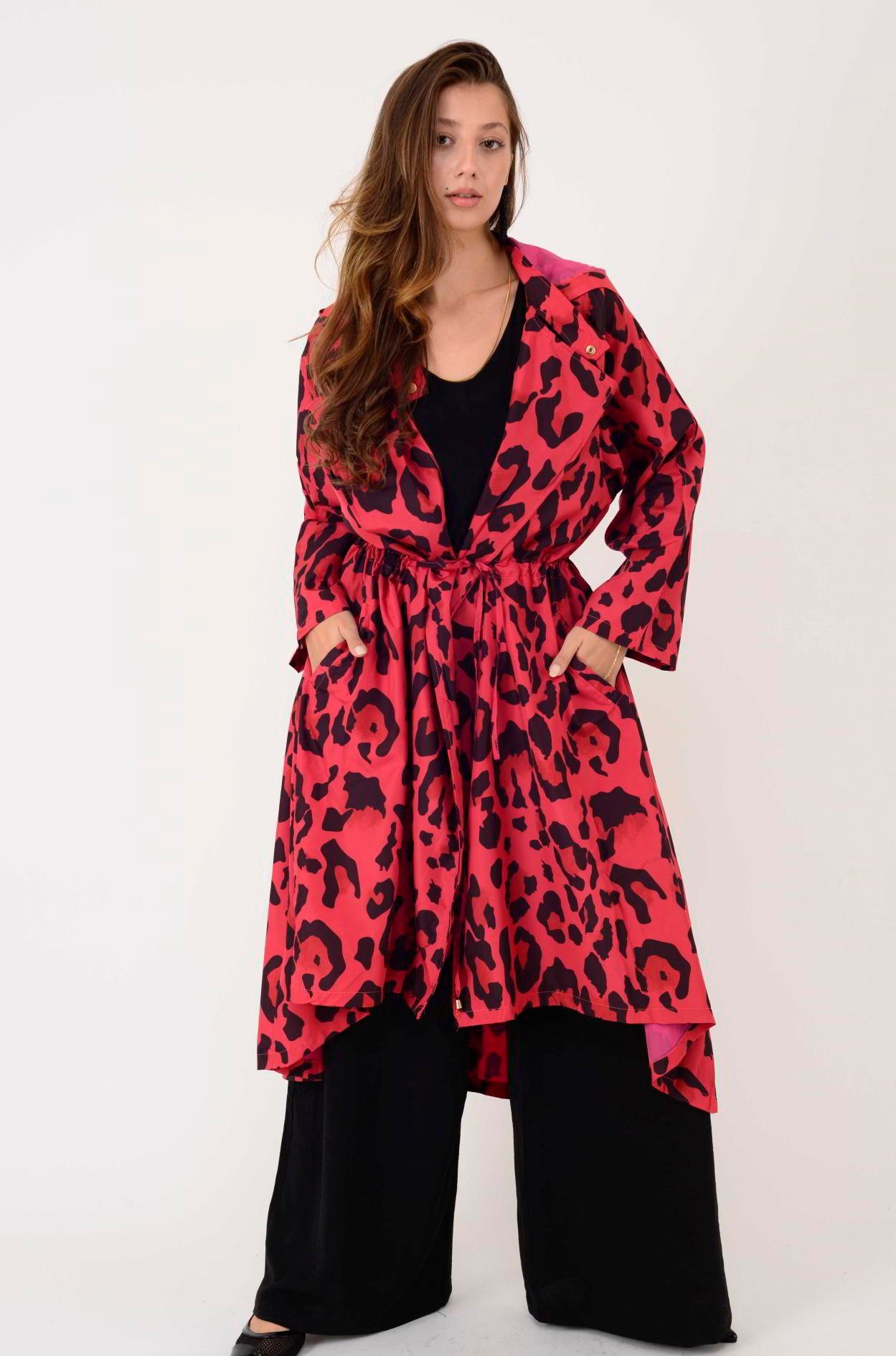 AN10720 LEOPAR DESENLİ BELİ BÜZGÜ DETAYLI YAĞMURLUK