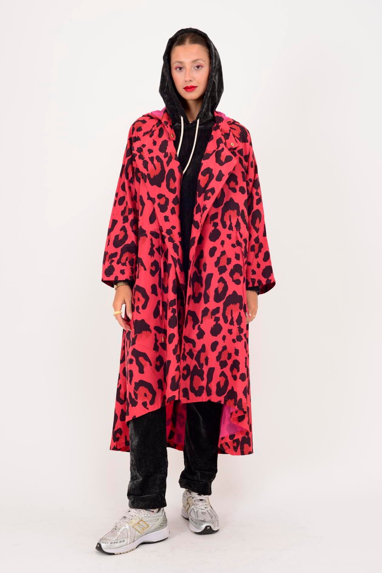 AN10720 LEOPAR DESENLİ BELİ BÜZGÜ DETAYLI YAĞMURLUK