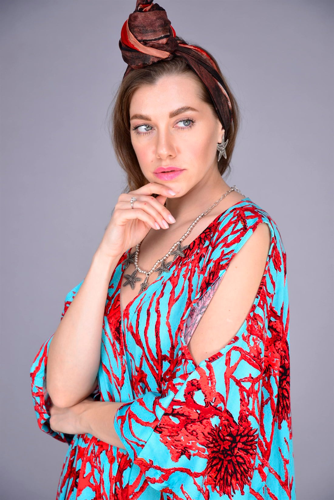 AN109  OMUZU AÇIK MERCAN DESEN BOHO ELBİSE