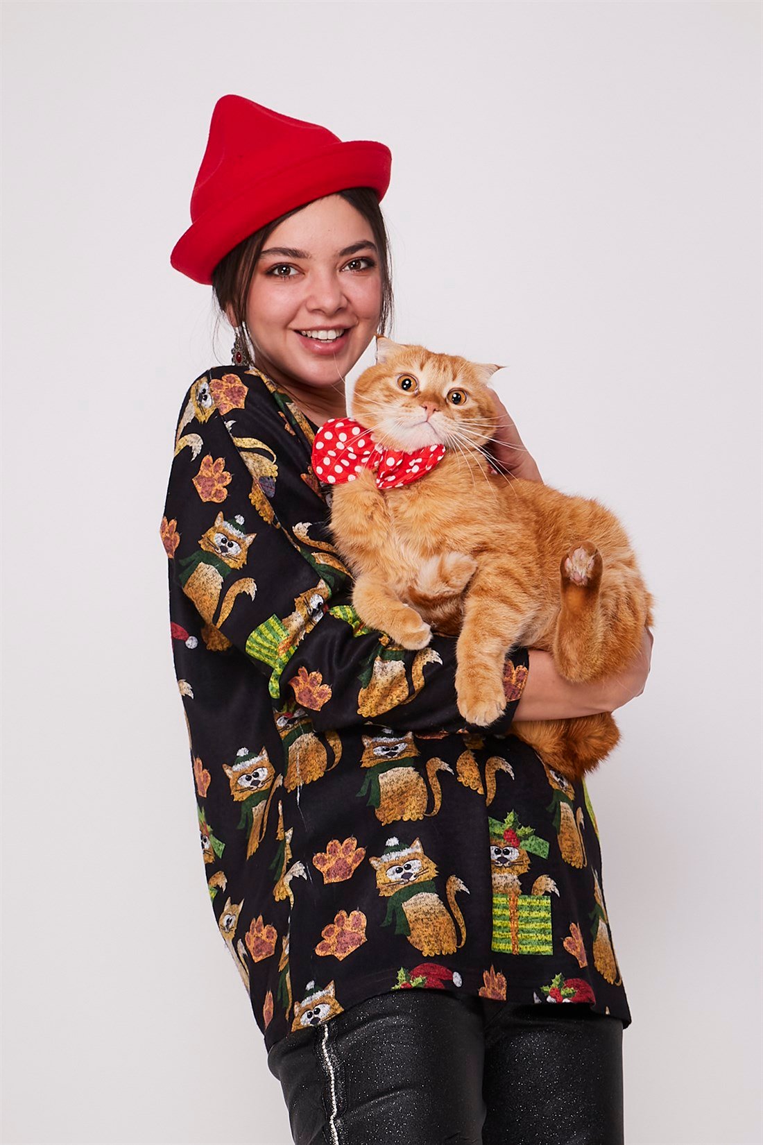 AN119-26 KEDİLİ BLUZ
