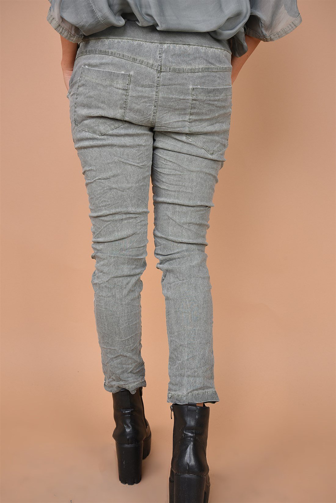 DİZ BİYELİ GABARDİN PANTOLON