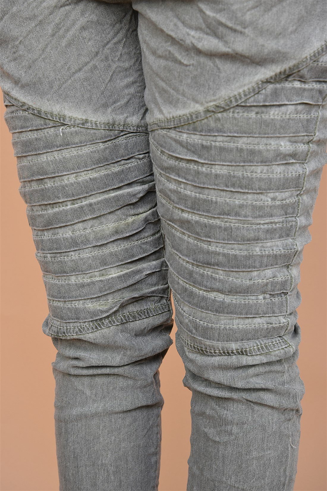 DİZ BİYELİ GABARDİN PANTOLON