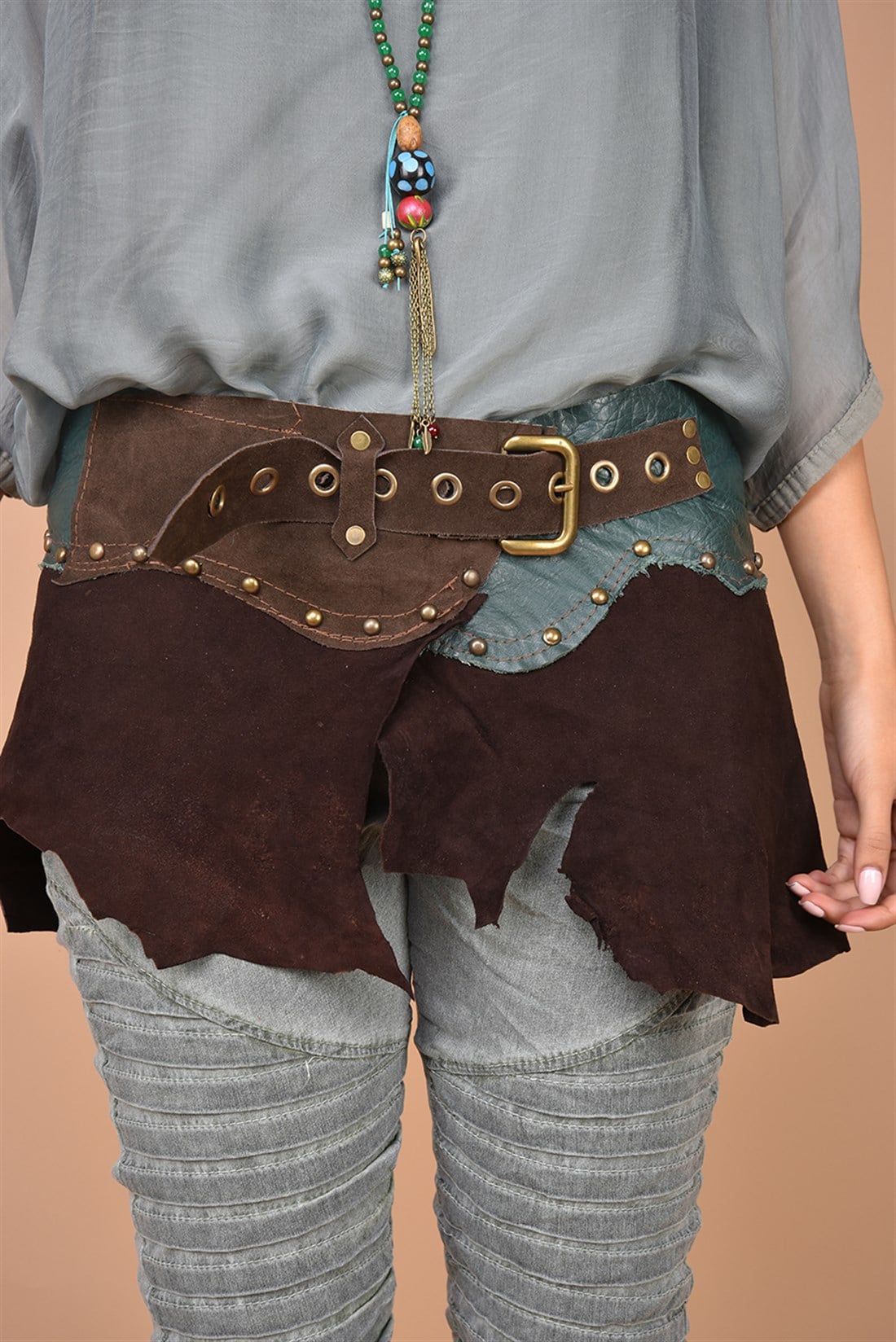 DİZ BİYELİ GABARDİN PANTOLON