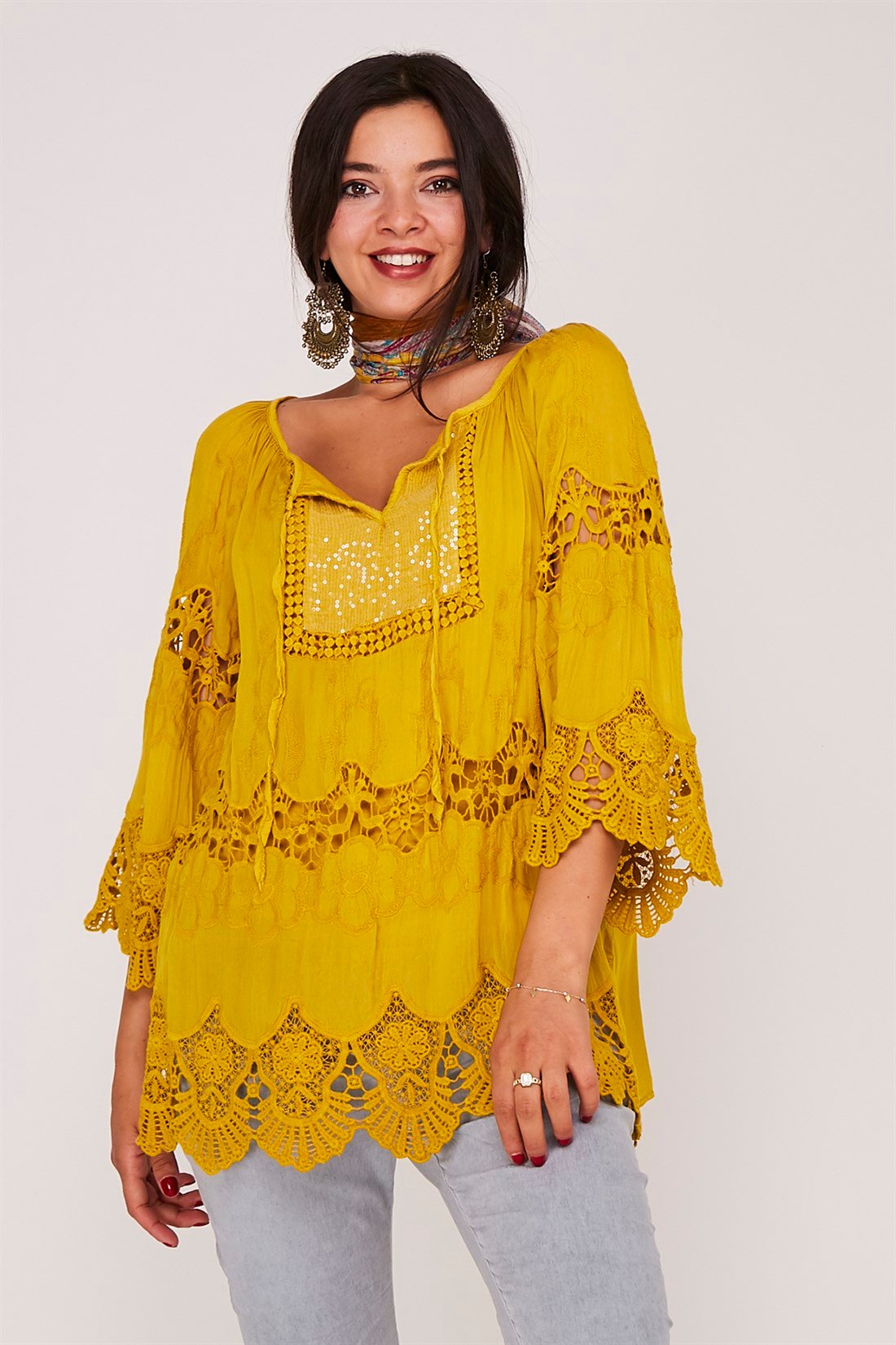 2042 PAYETLİ DANTELLİ BLUZ