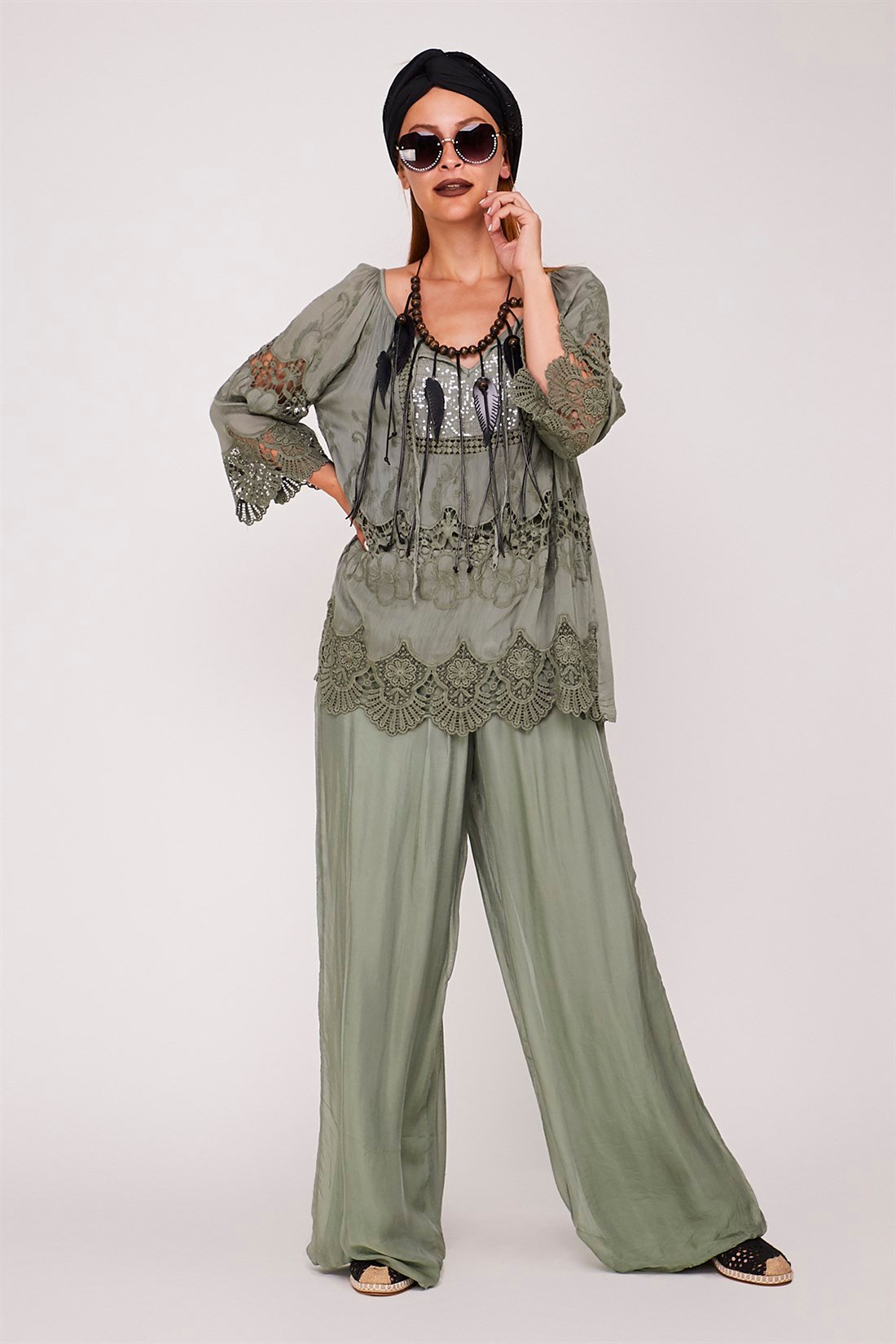 2042 LACY AND SEQUINED BLOUSE