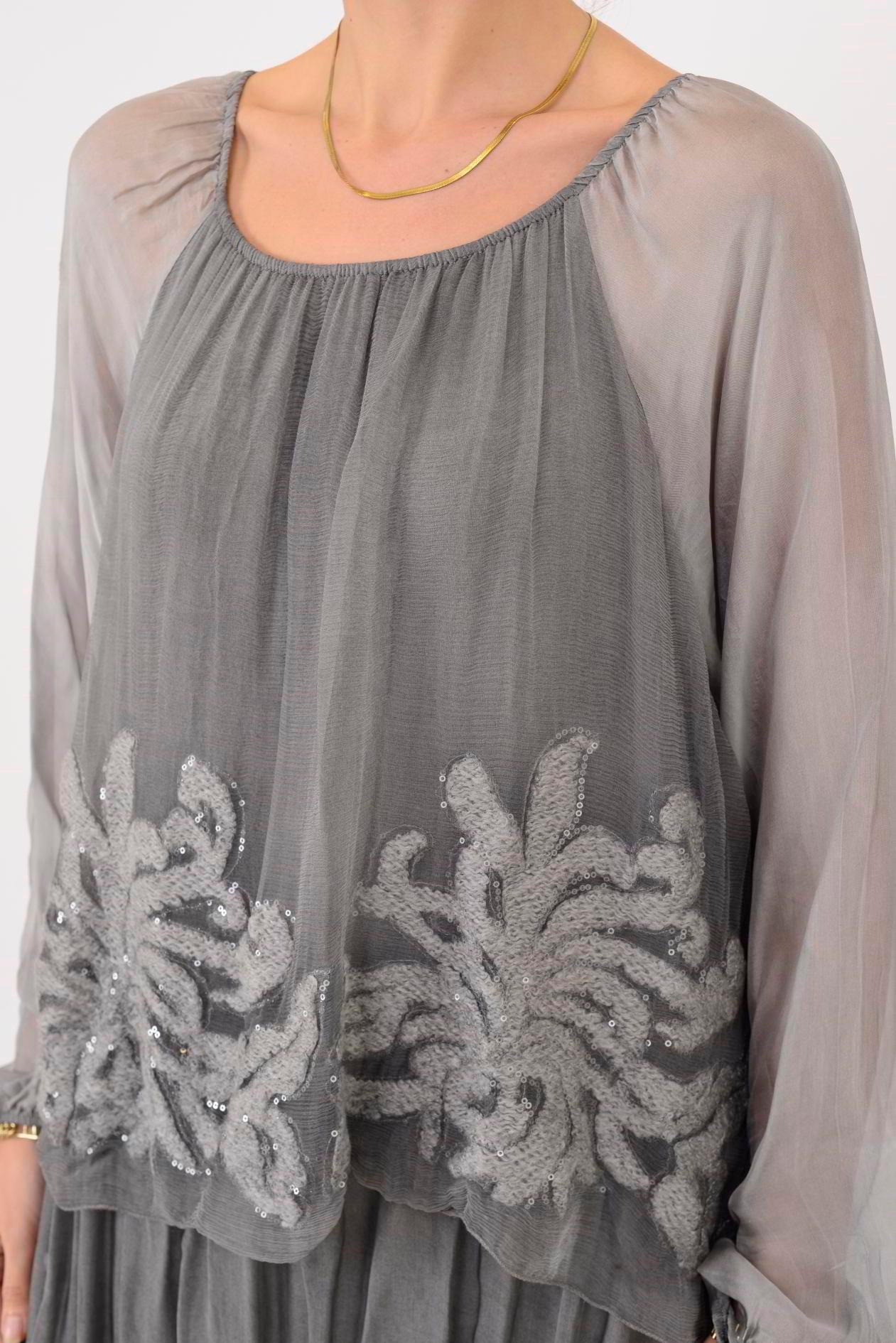 SN510 MADONNA YAKA KABARTMALI PAYET DETAYLI İPEK ELBİSE